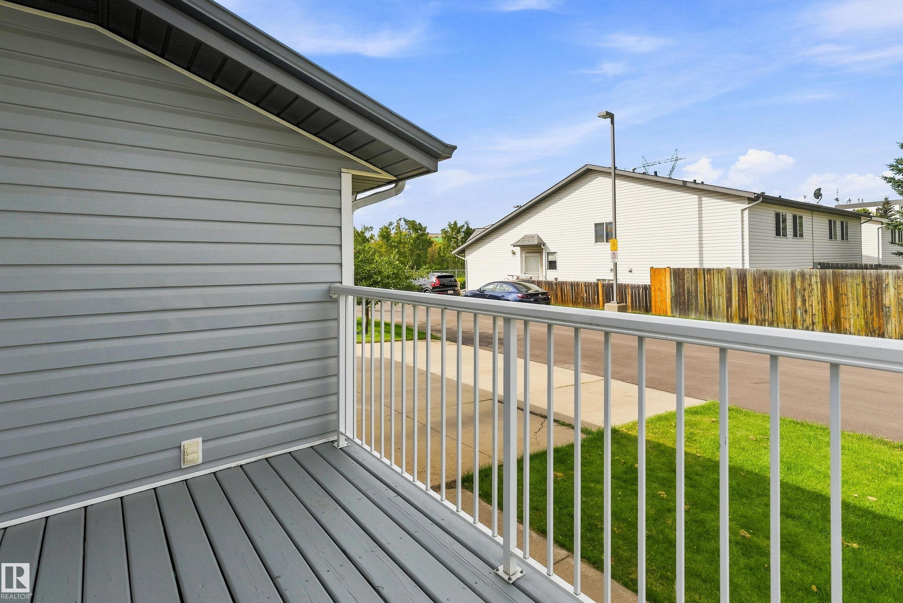 Listing photo thumbnail