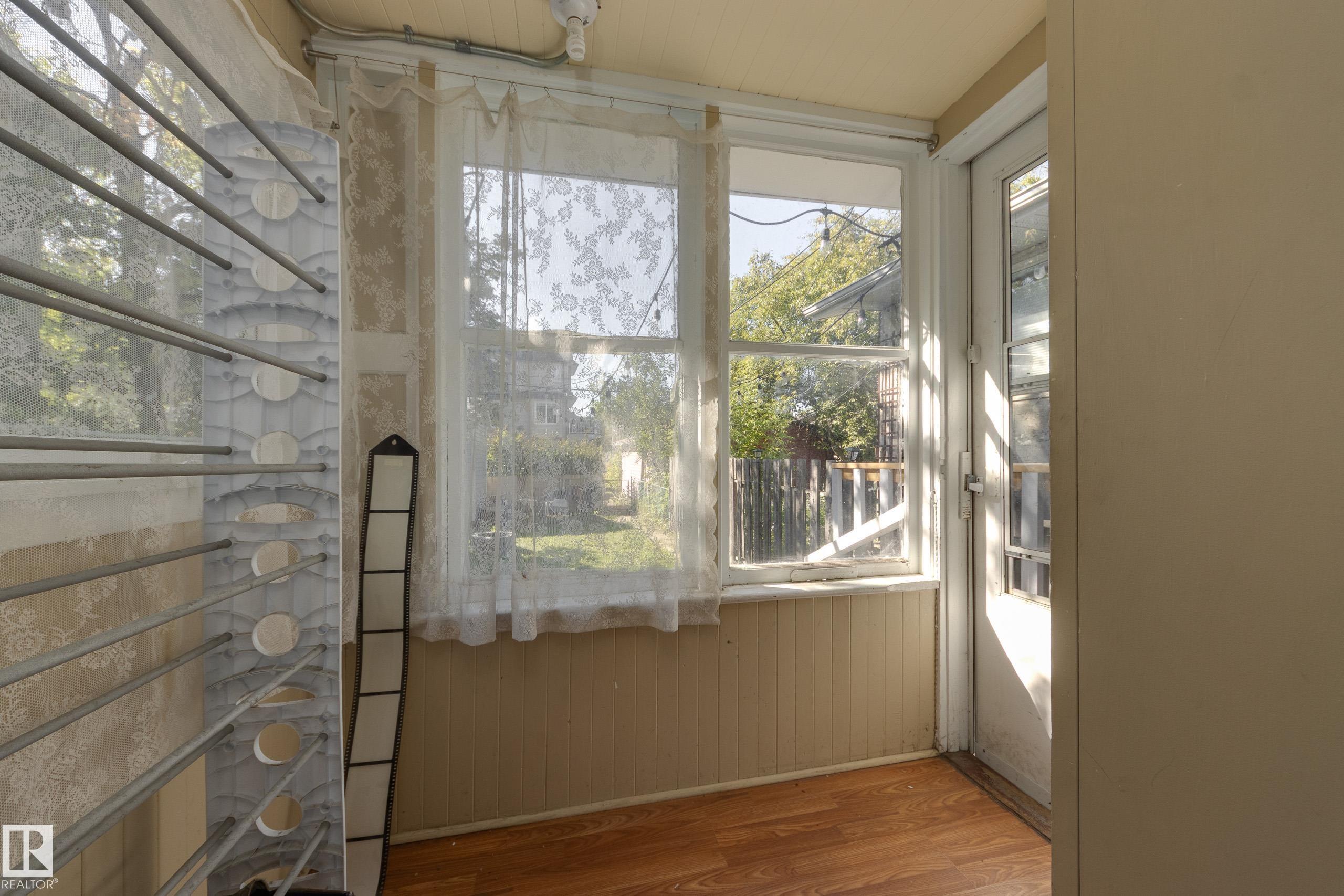 Listing photo thumbnail
