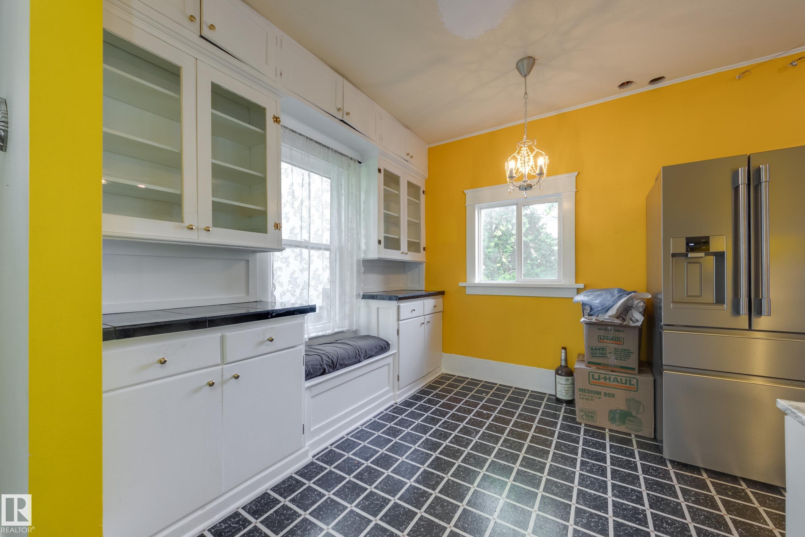 Listing photo thumbnail