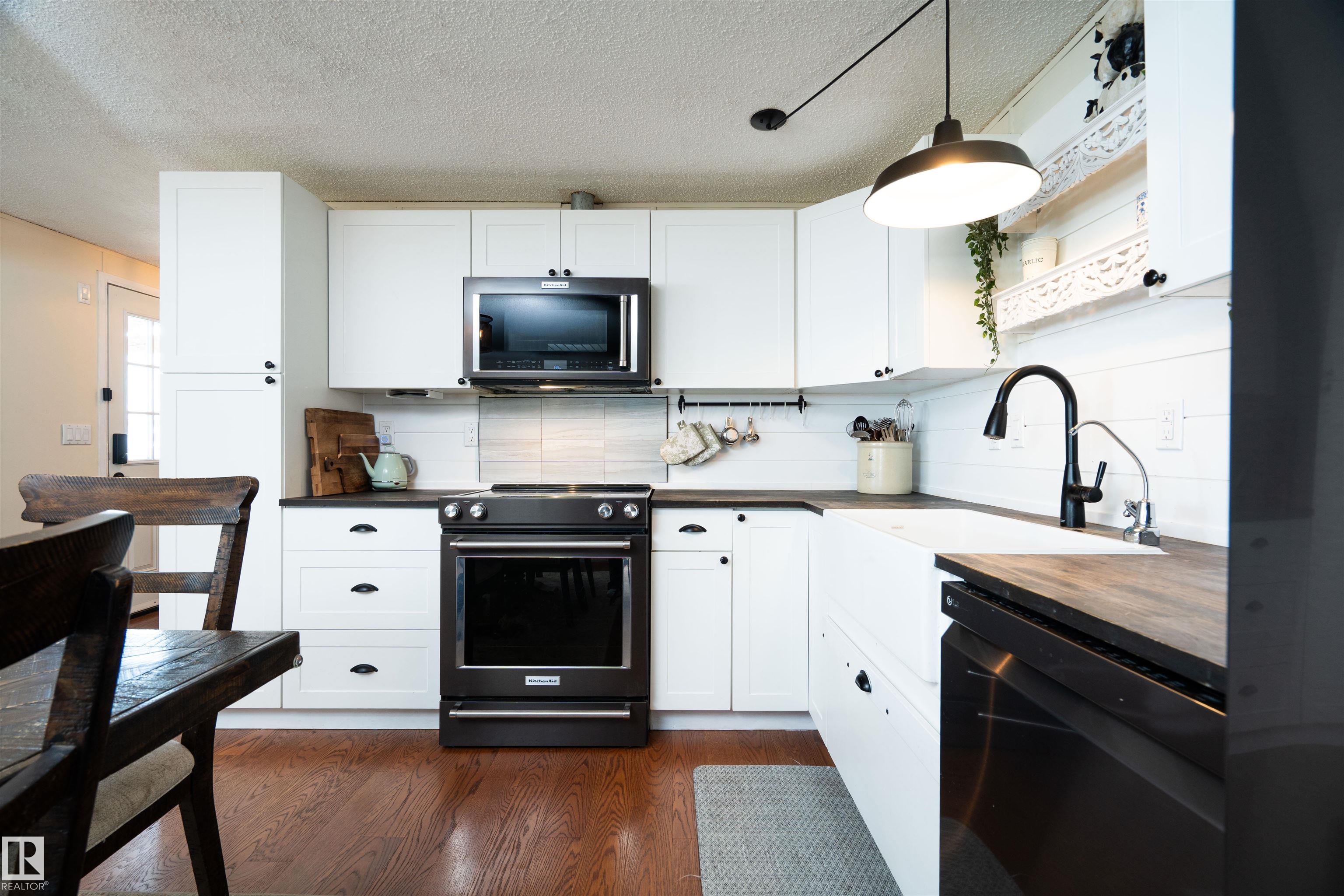 1215 Lake Vista Crescent, Sherwood Park, AB T8H 1K5