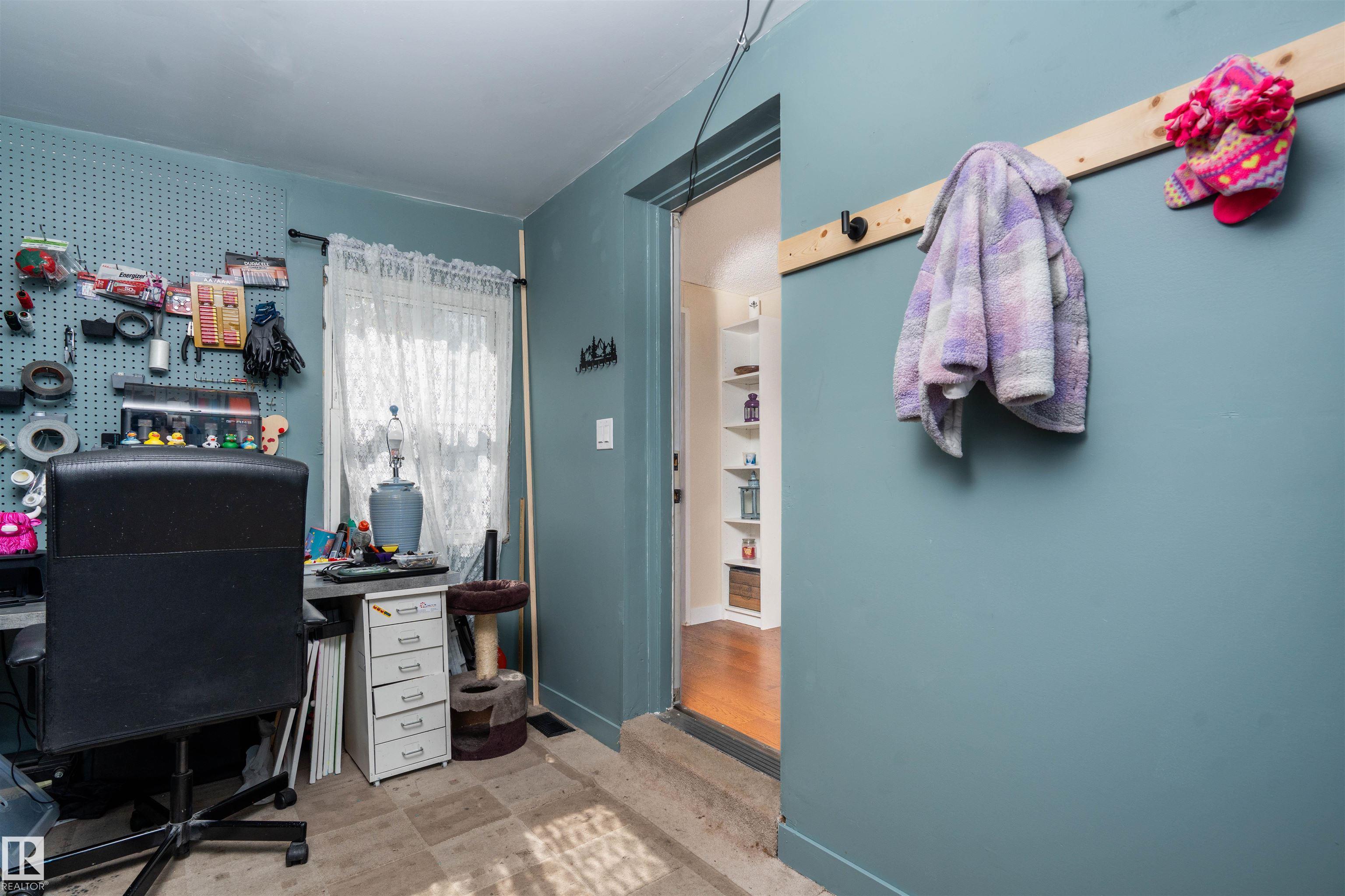Listing photo thumbnail