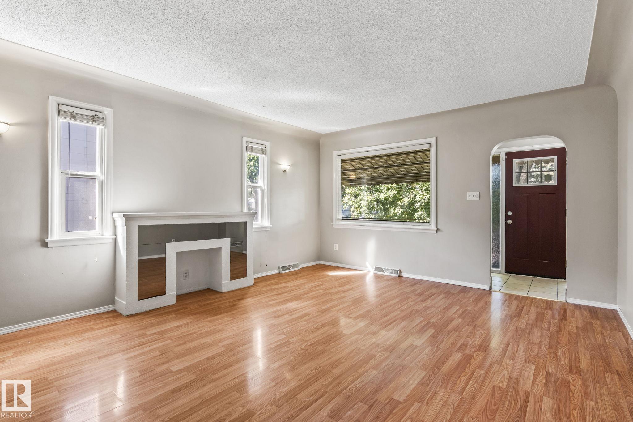 Listing photo thumbnail