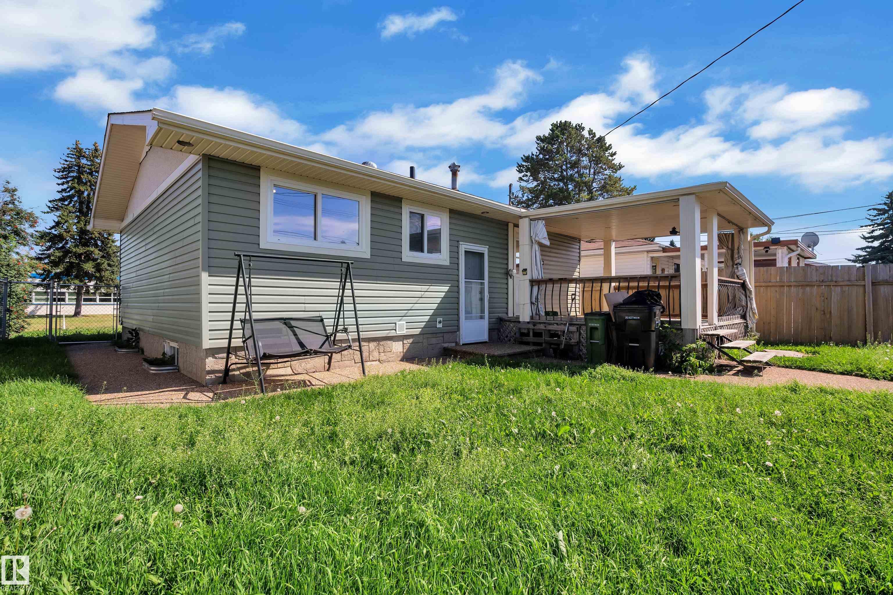 Listing photo thumbnail