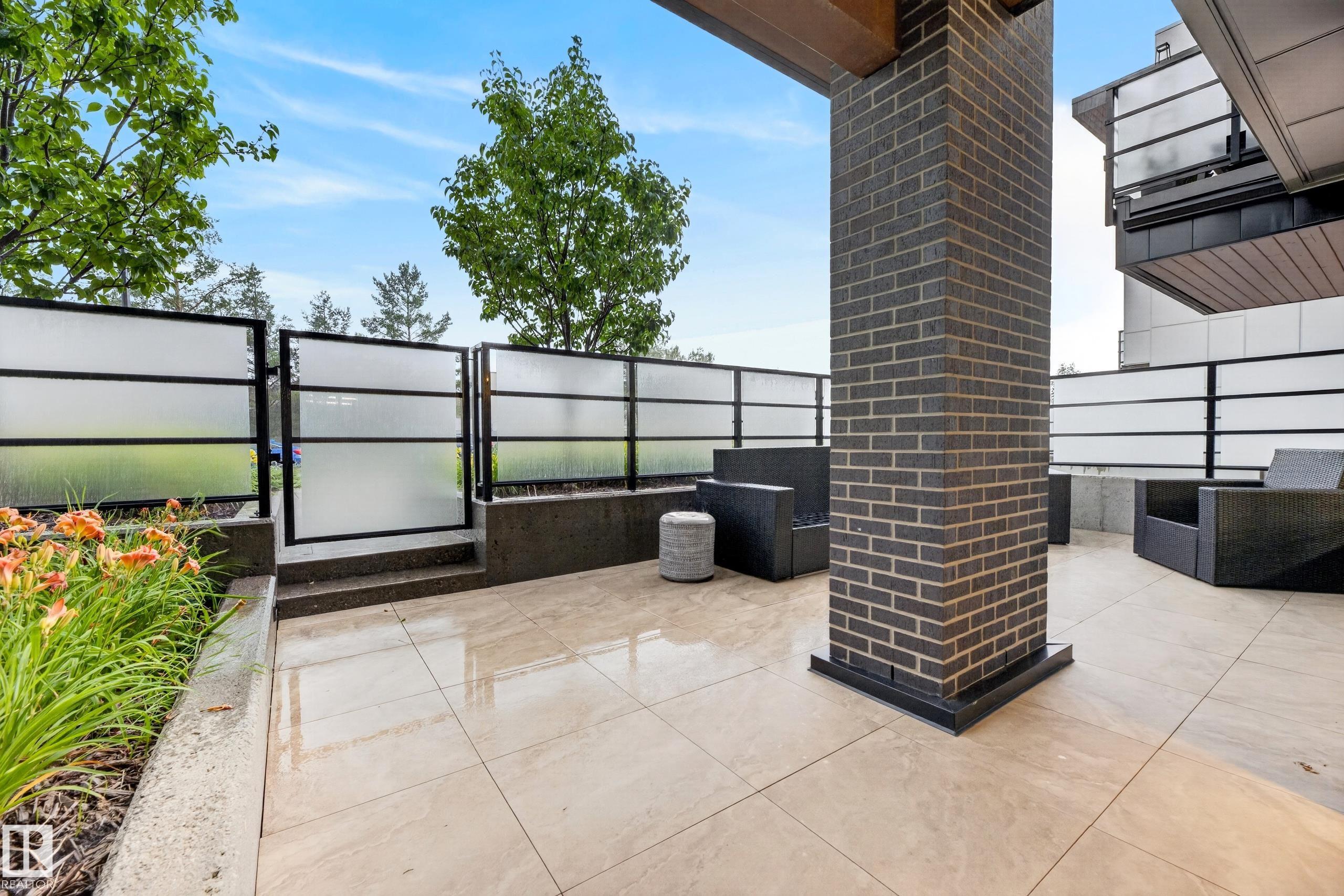 Listing photo thumbnail