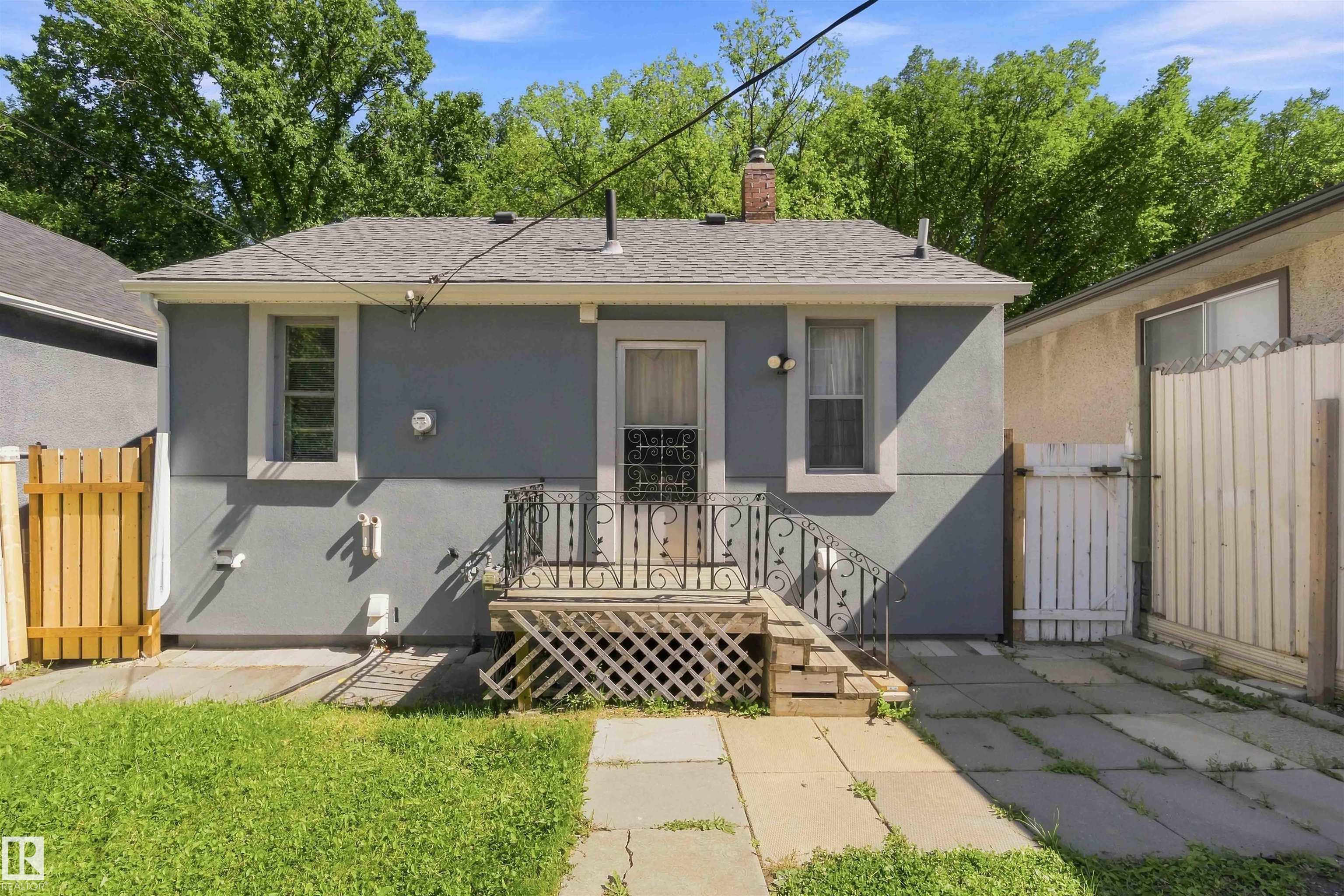 Listing photo thumbnail