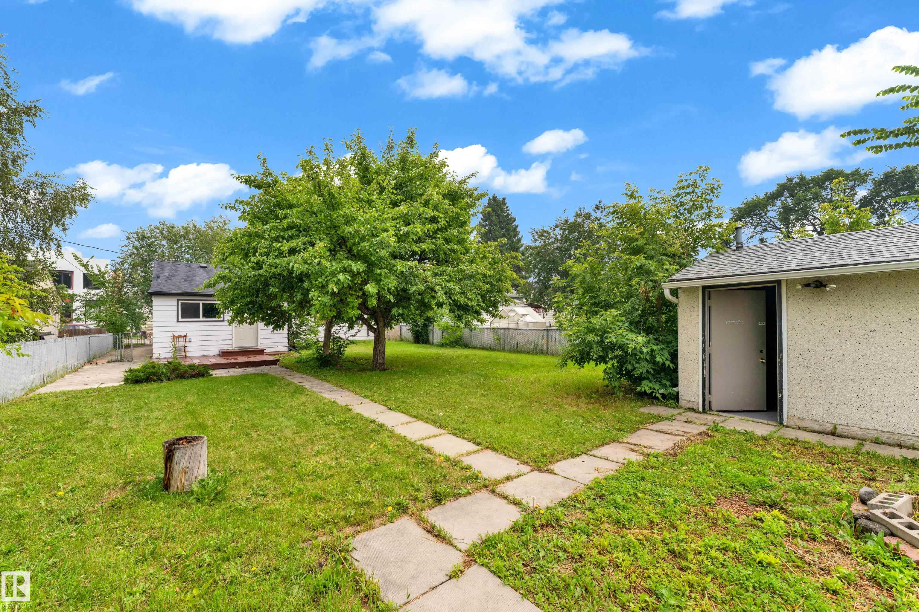 Listing photo thumbnail