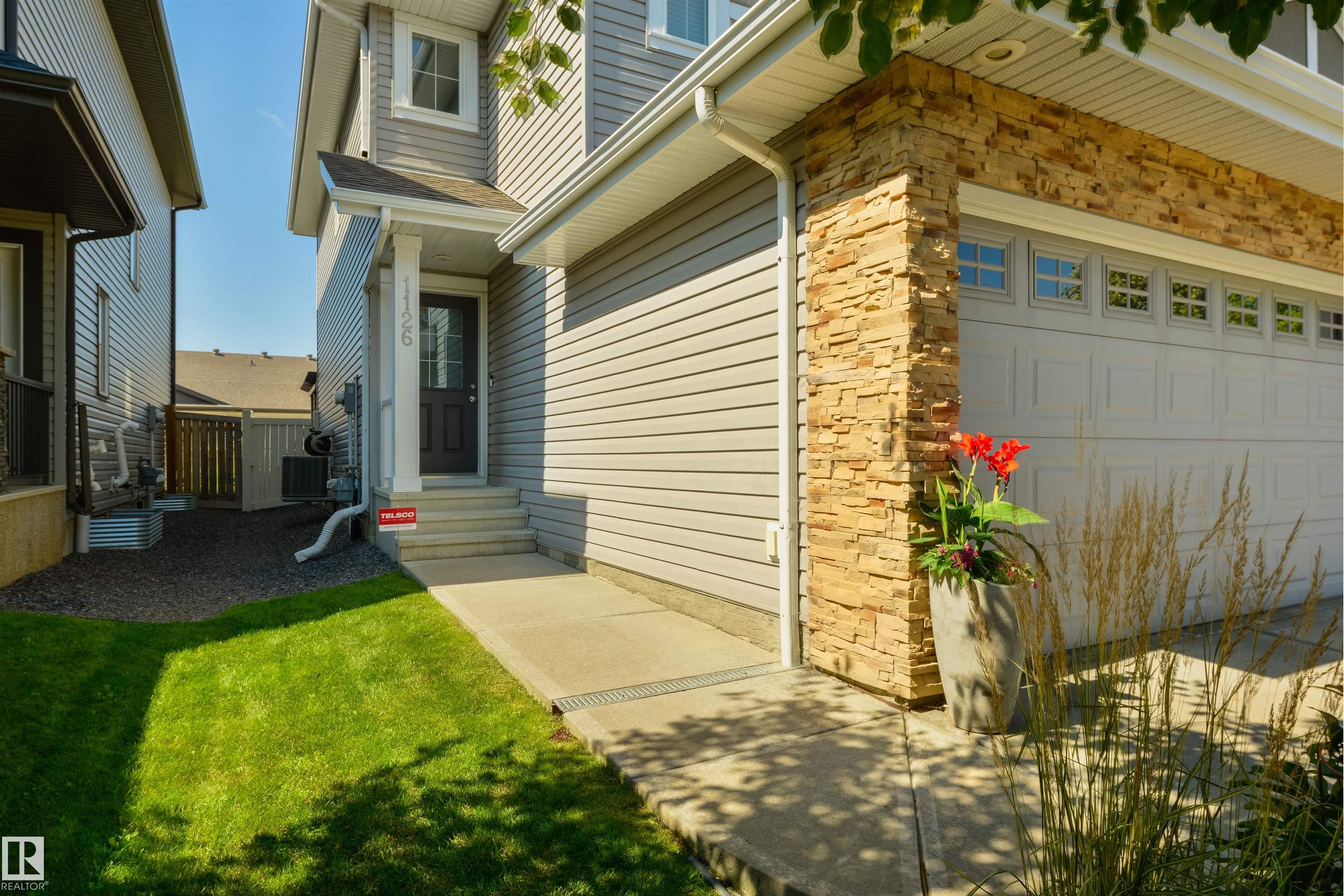 Listing photo thumbnail