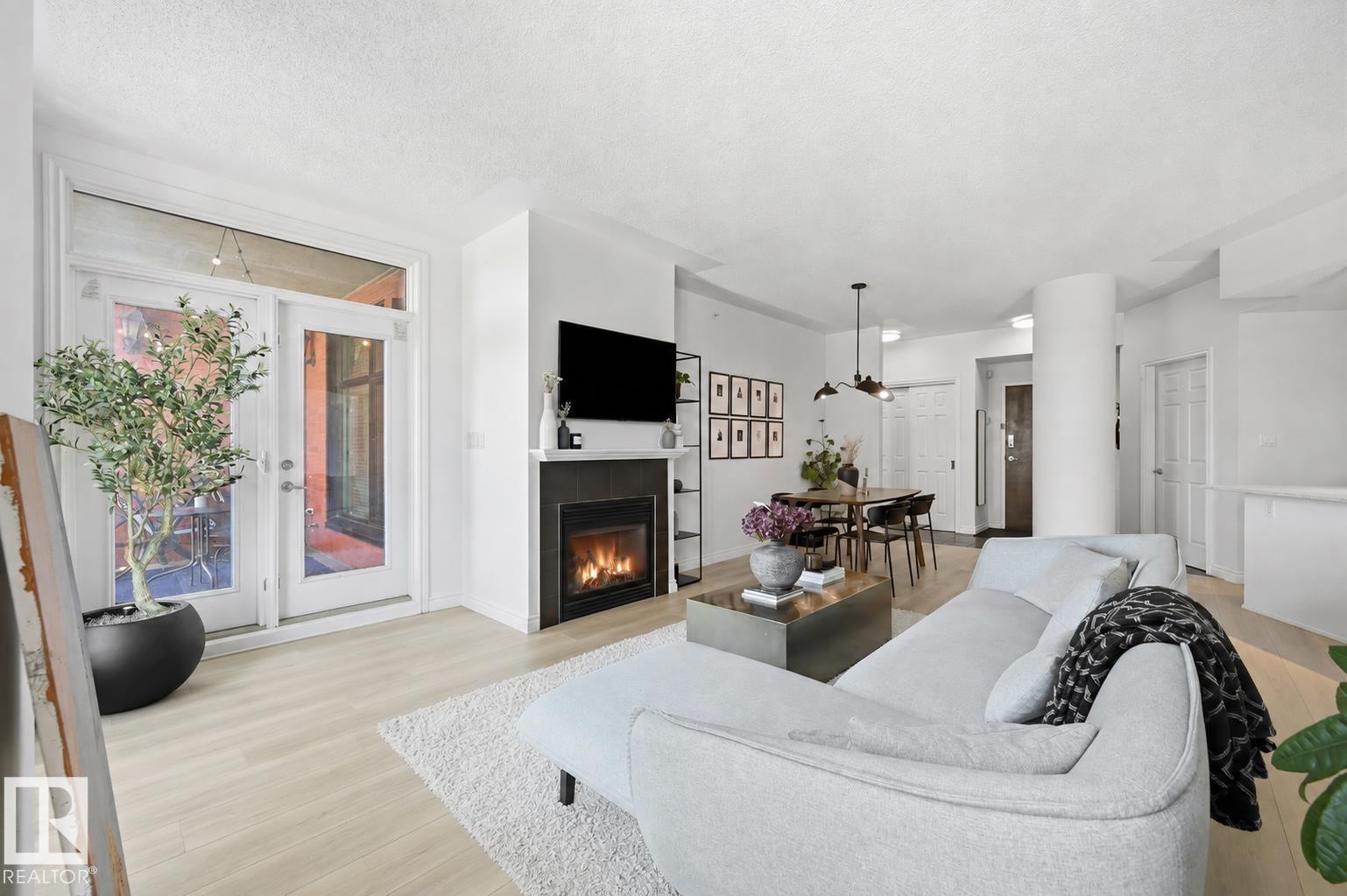 Listing photo thumbnail