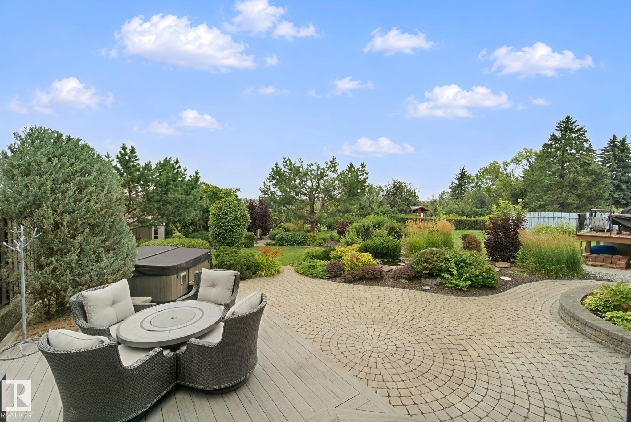 Listing photo thumbnail
