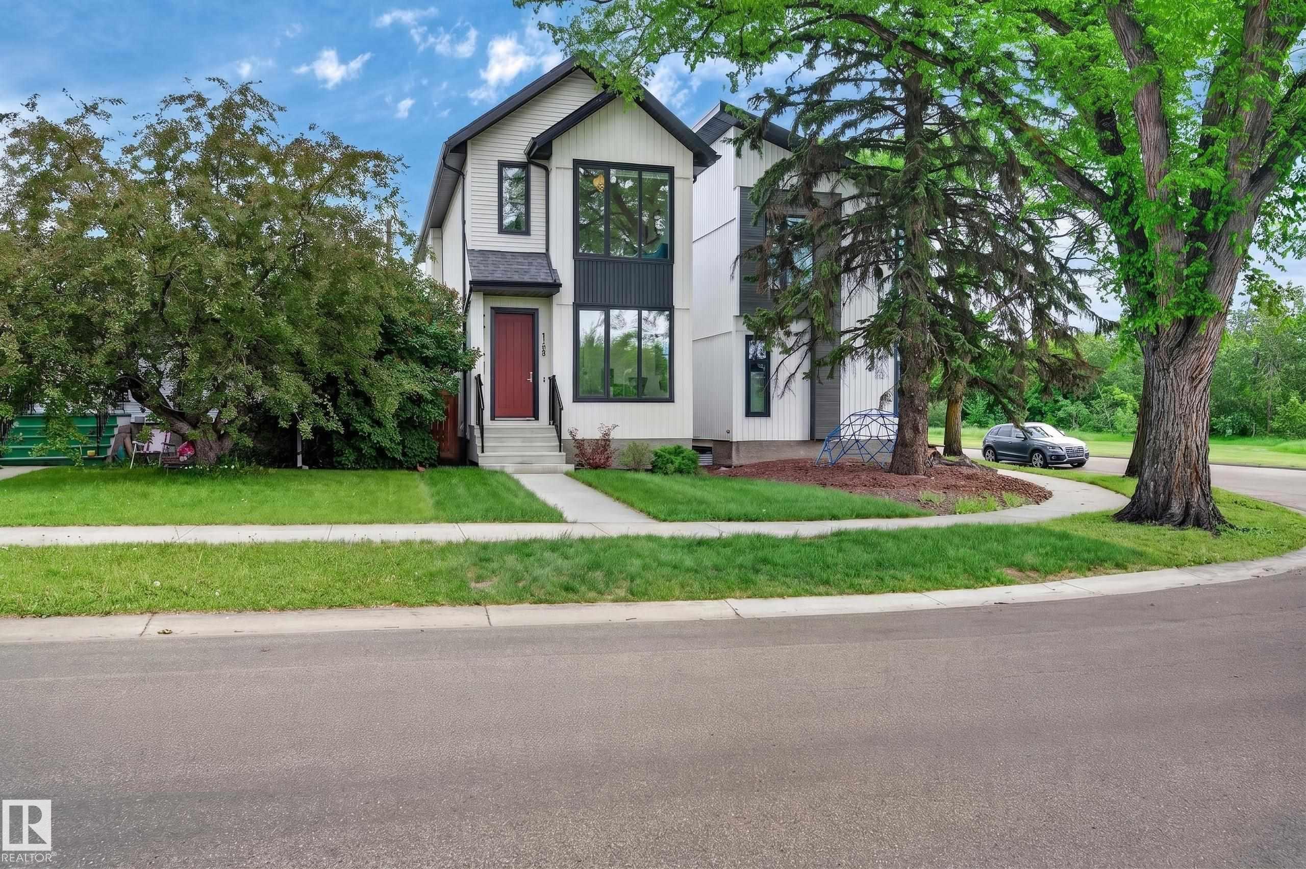 Listing photo thumbnail