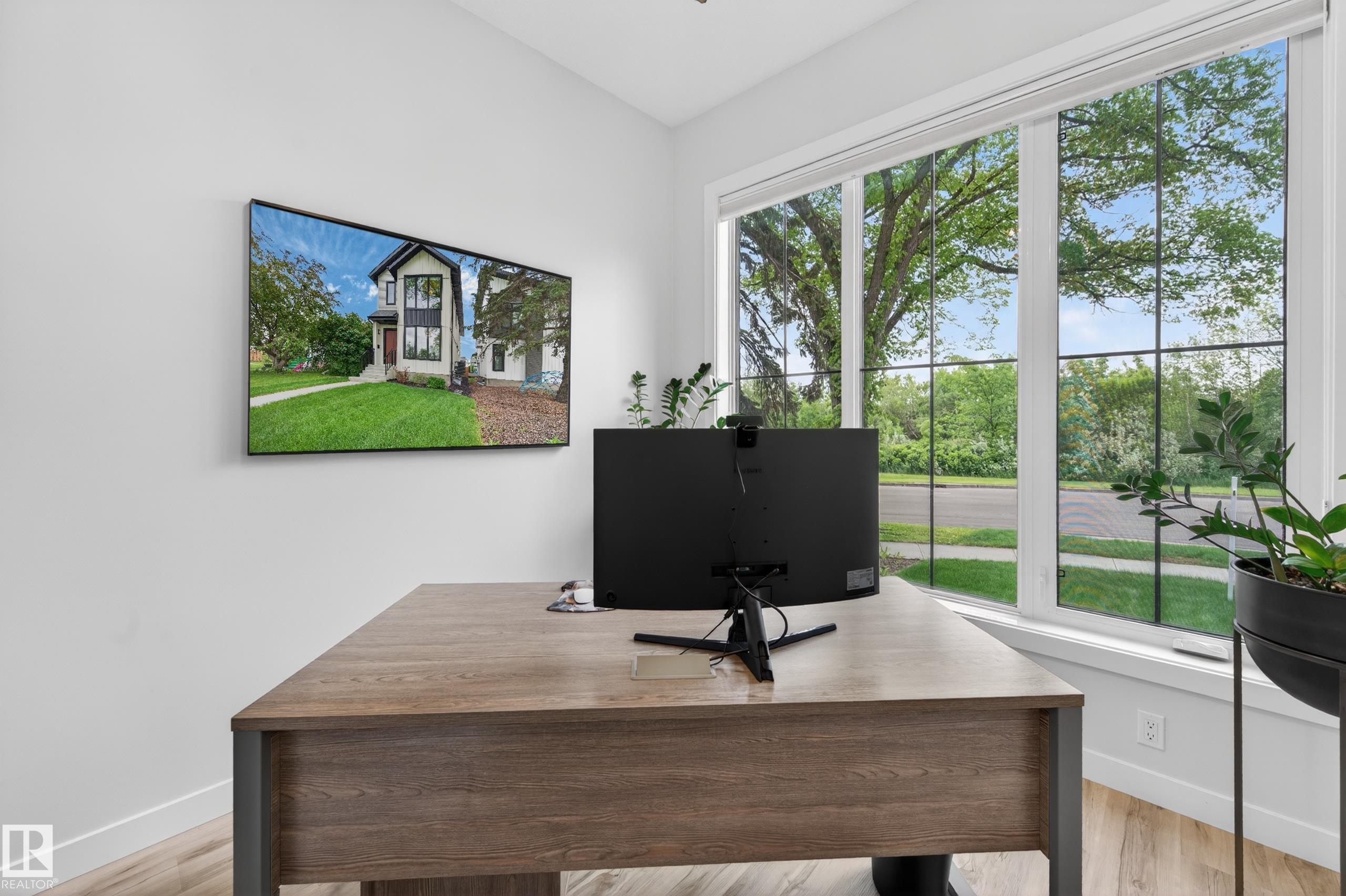 Listing photo thumbnail