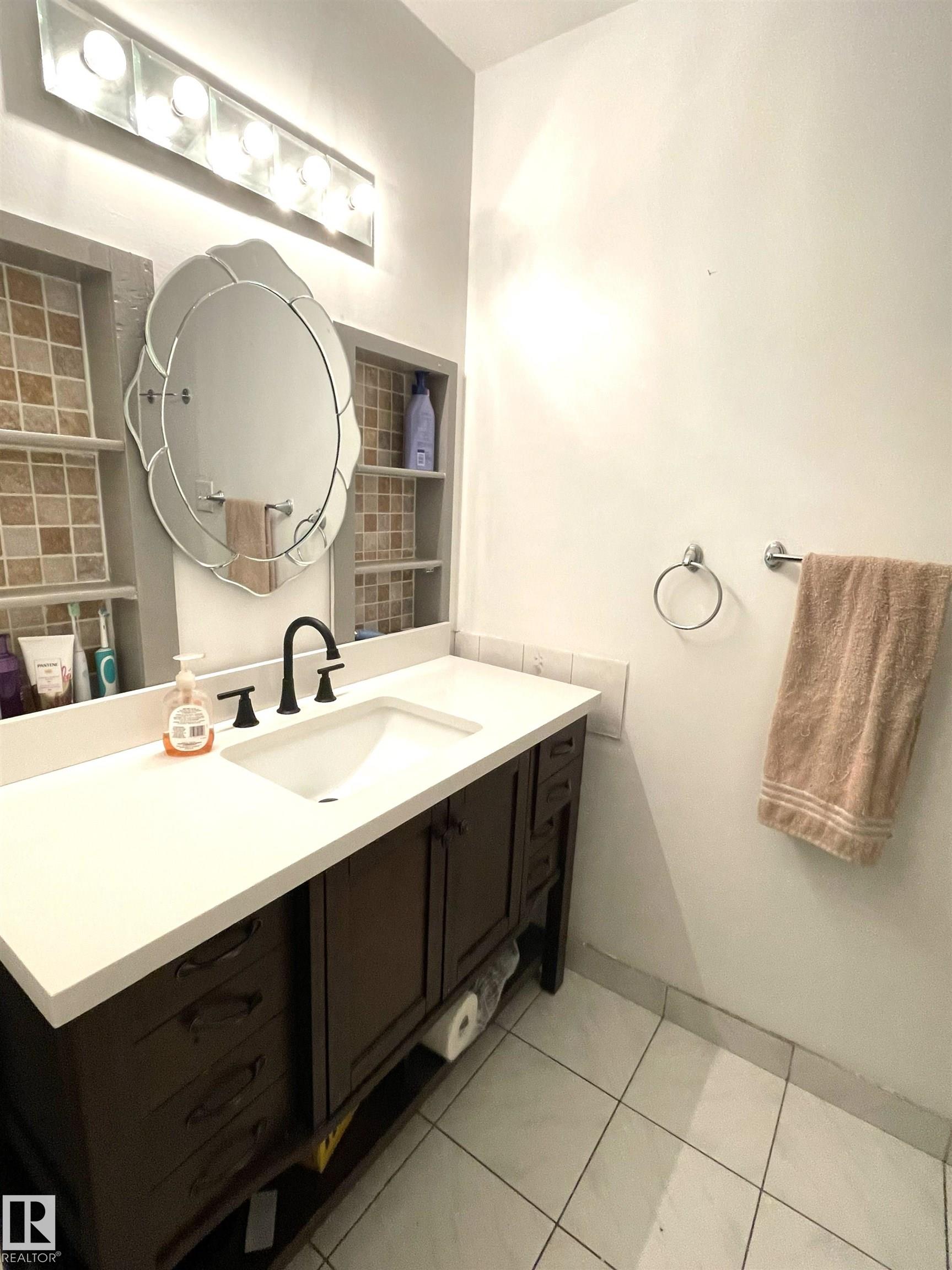 Photo 3 at D1 - 1 Garden Grove NW, Duggan, Edmonton