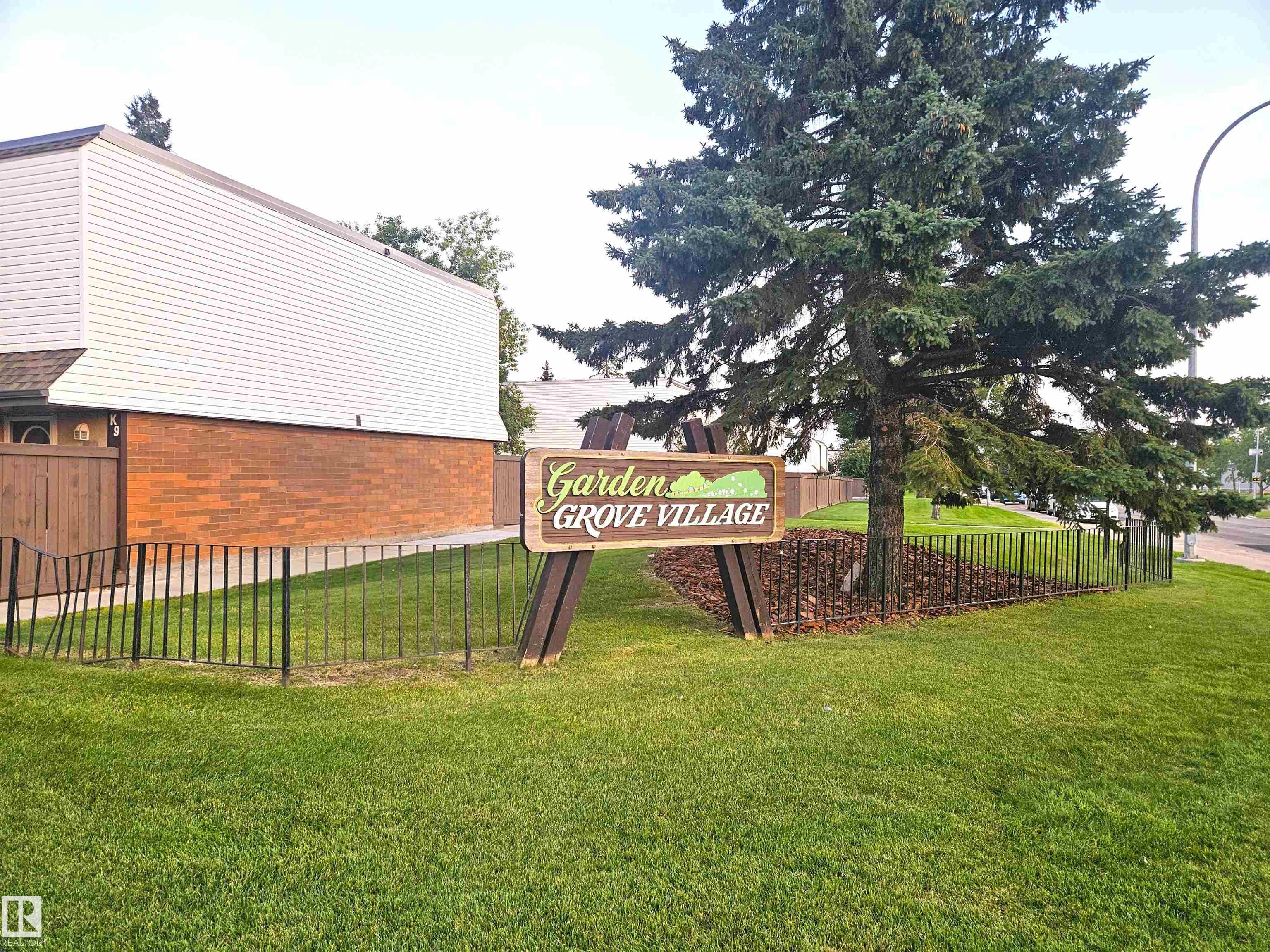 Photo 9 at D1 - 1 Garden Grove NW, Duggan, Edmonton