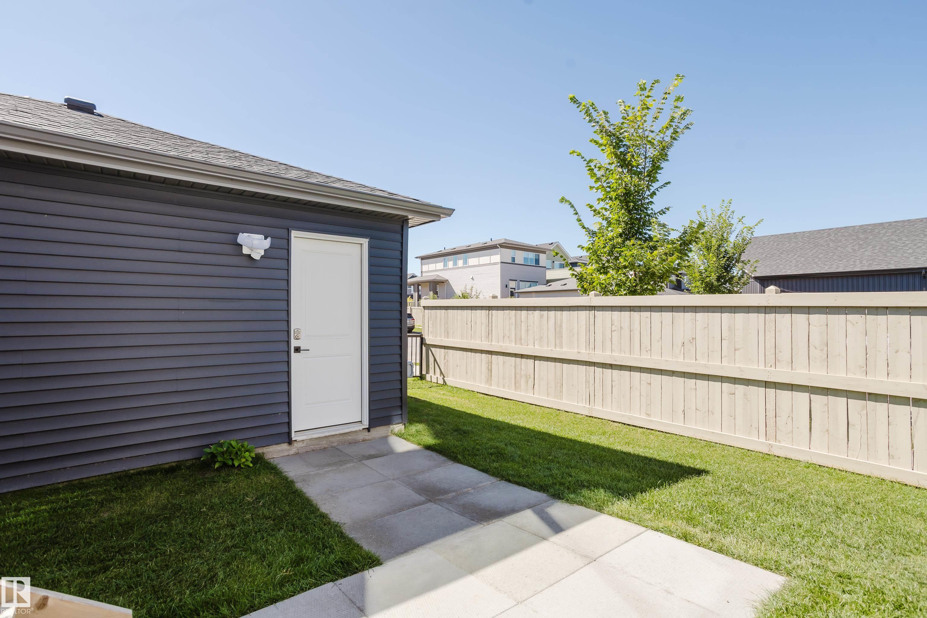 Listing photo thumbnail