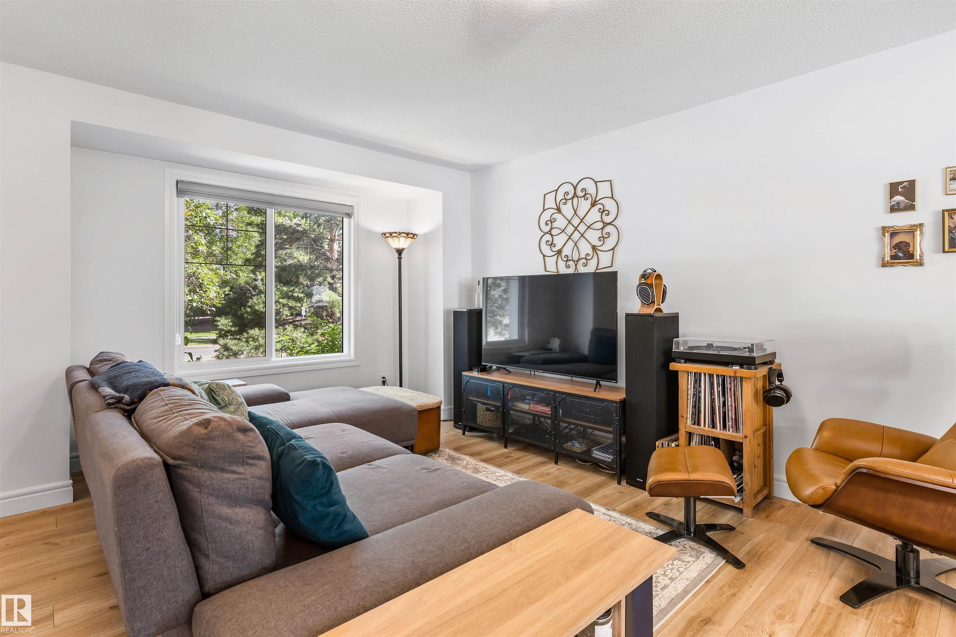 https://zimg.paragon.ice.com/ParagonImages/Property/PM/RAE/225418827/11/0/0/5cd3ff1f2856f7904bb2ef280b53c585/1/6e3375200932065bdee2bdb3317f8f68/225418827-d452c0e5-9fbb-4fbd-9c61-c66e4cc990a3.JPG