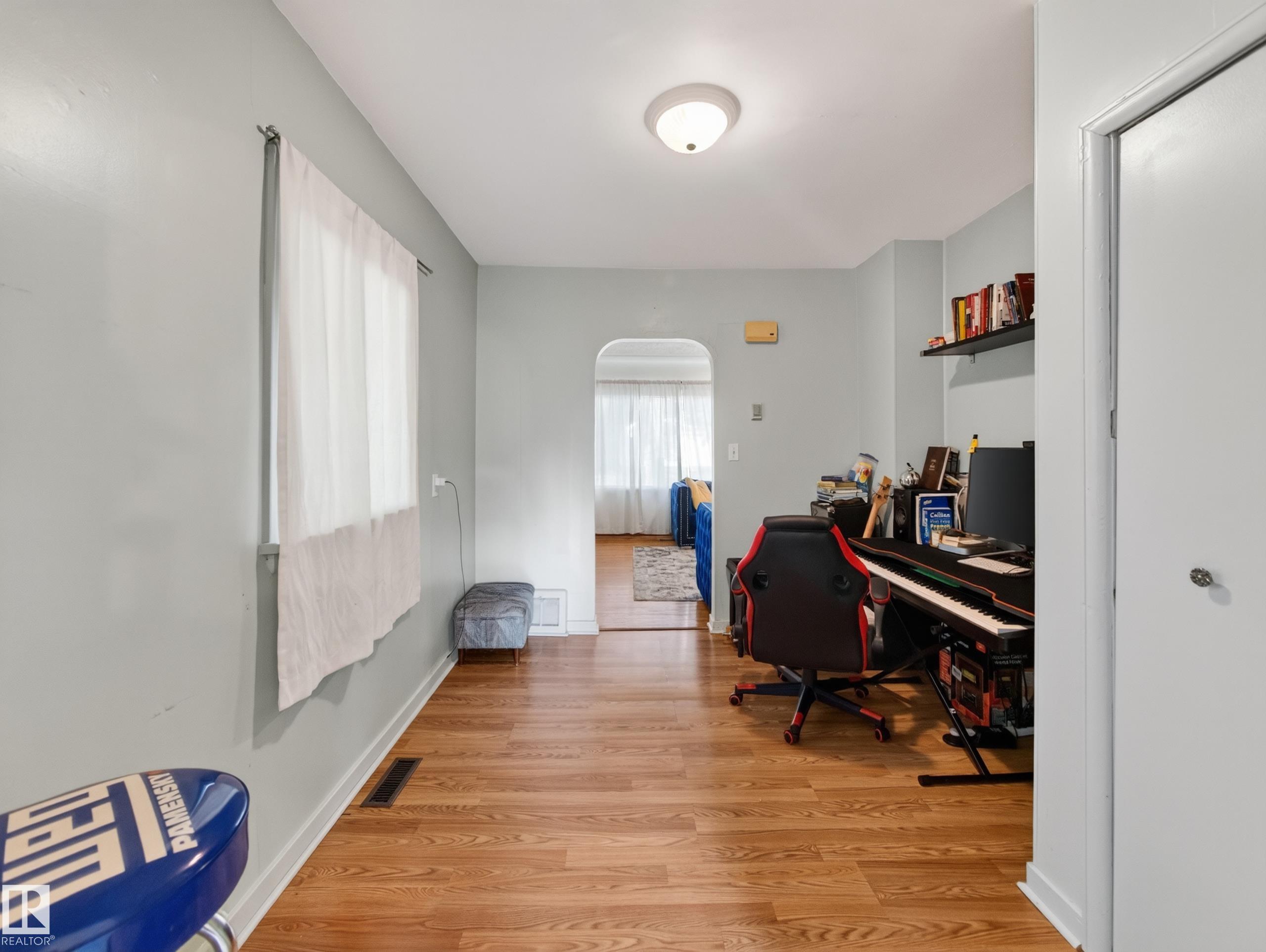 Listing photo thumbnail
