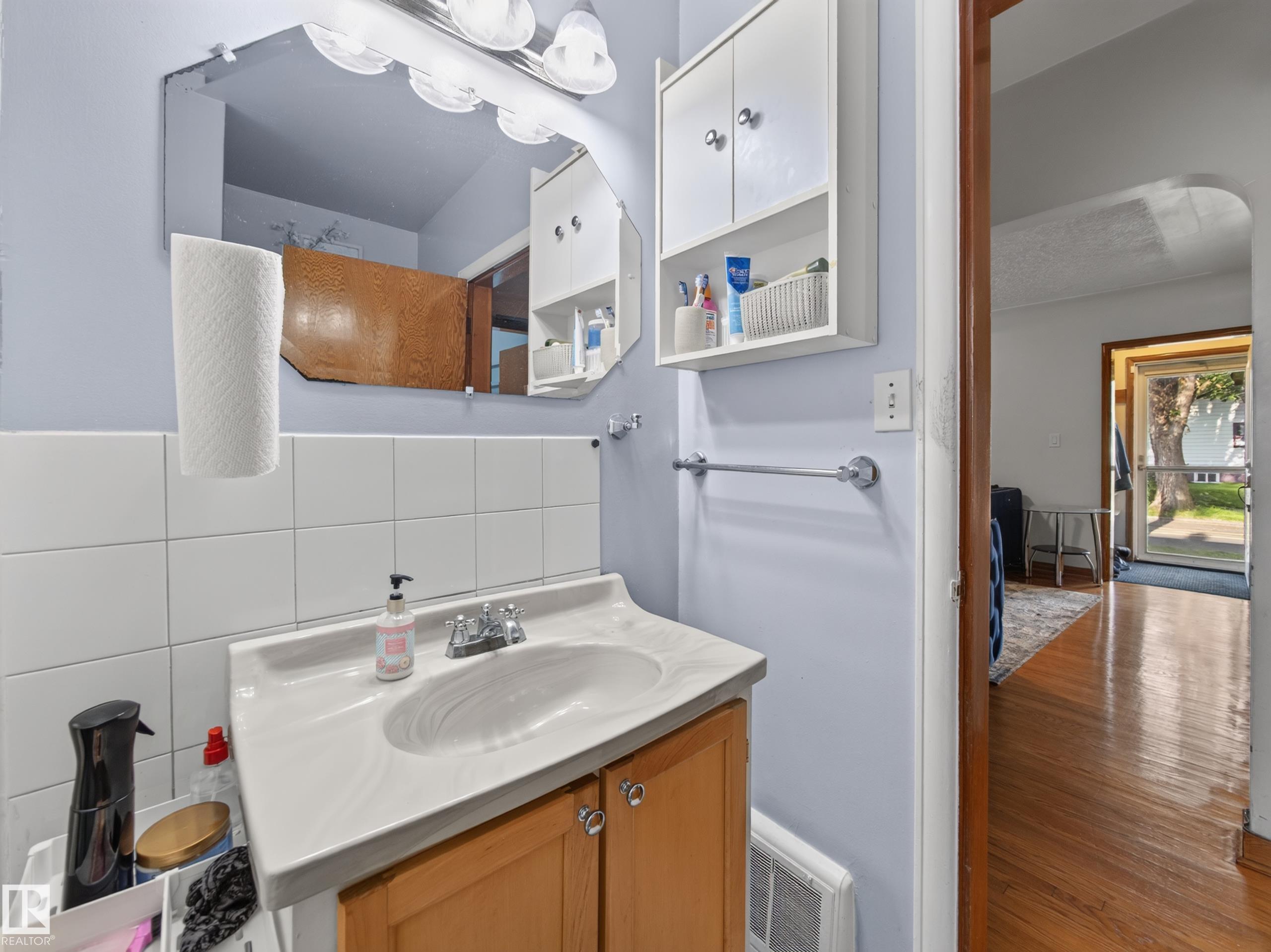 Listing photo thumbnail