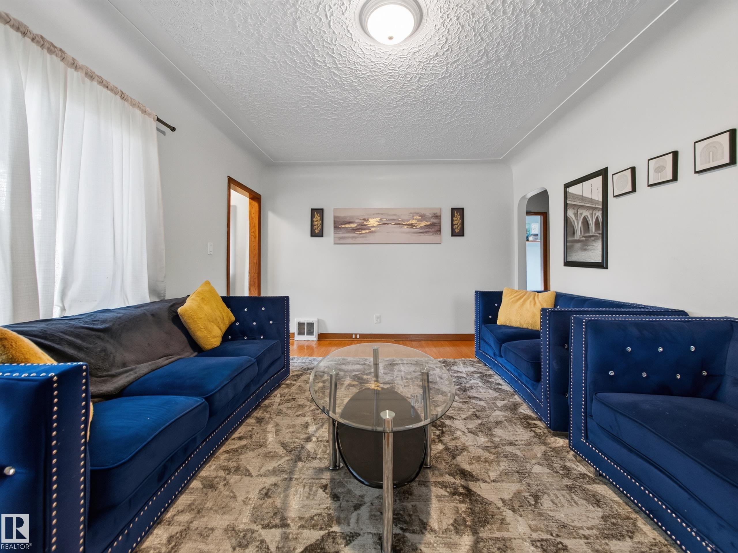 Listing photo thumbnail