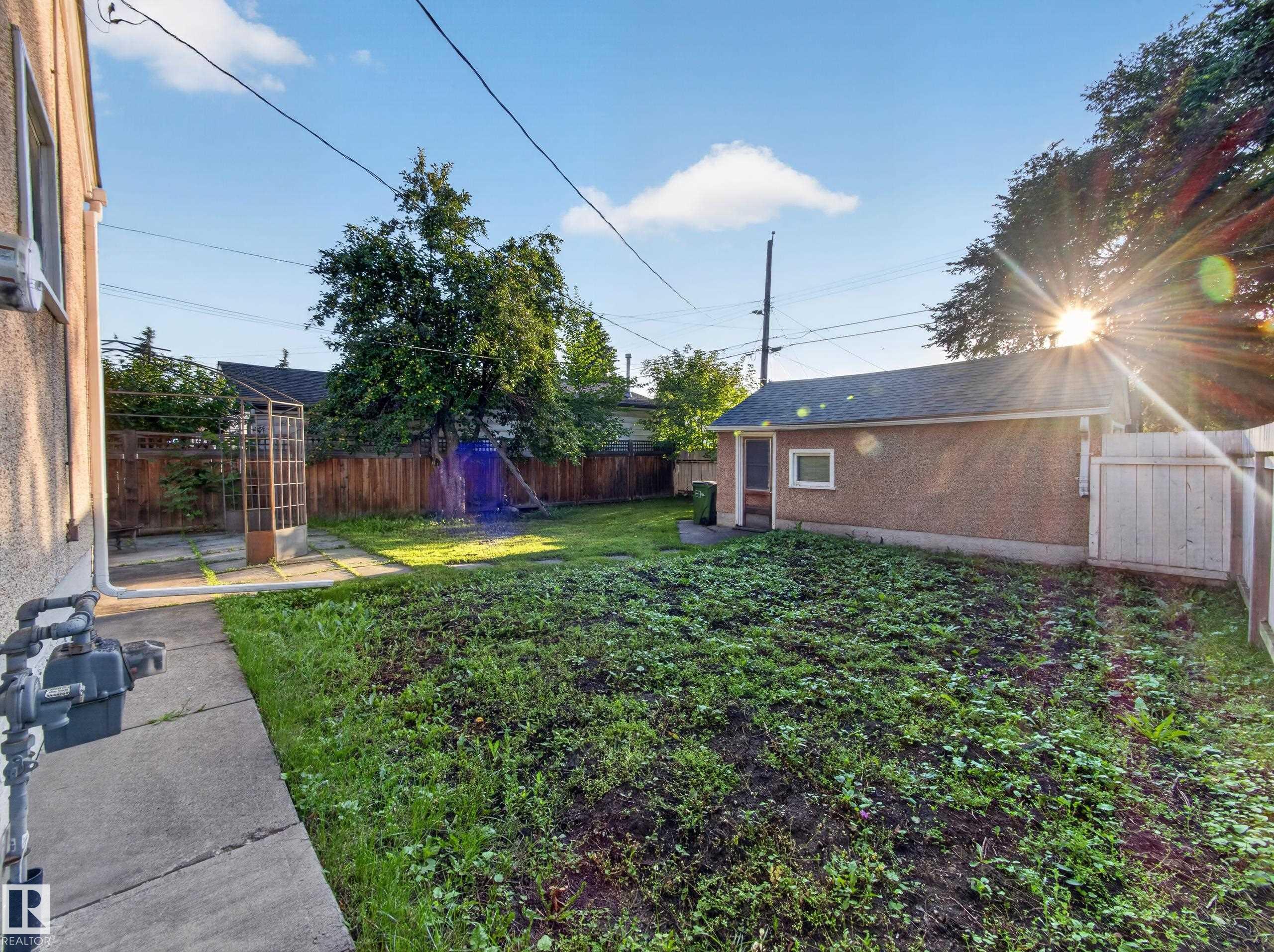 Listing photo thumbnail