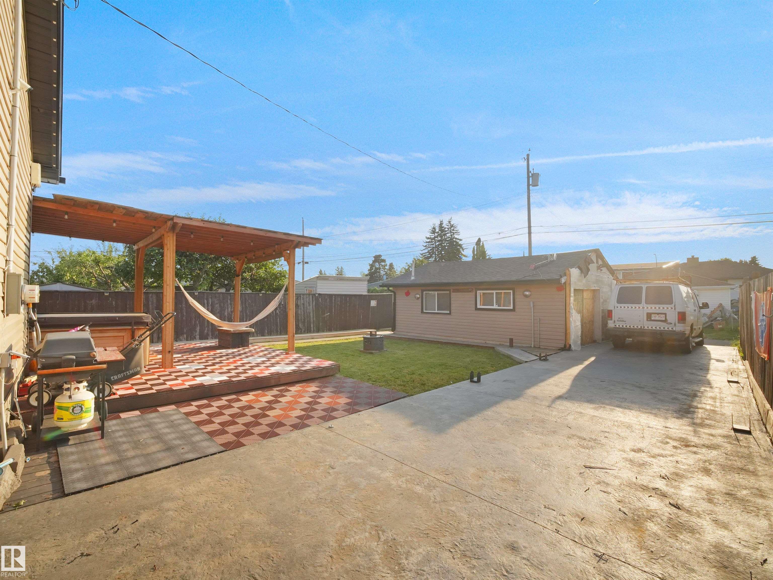 Listing photo thumbnail