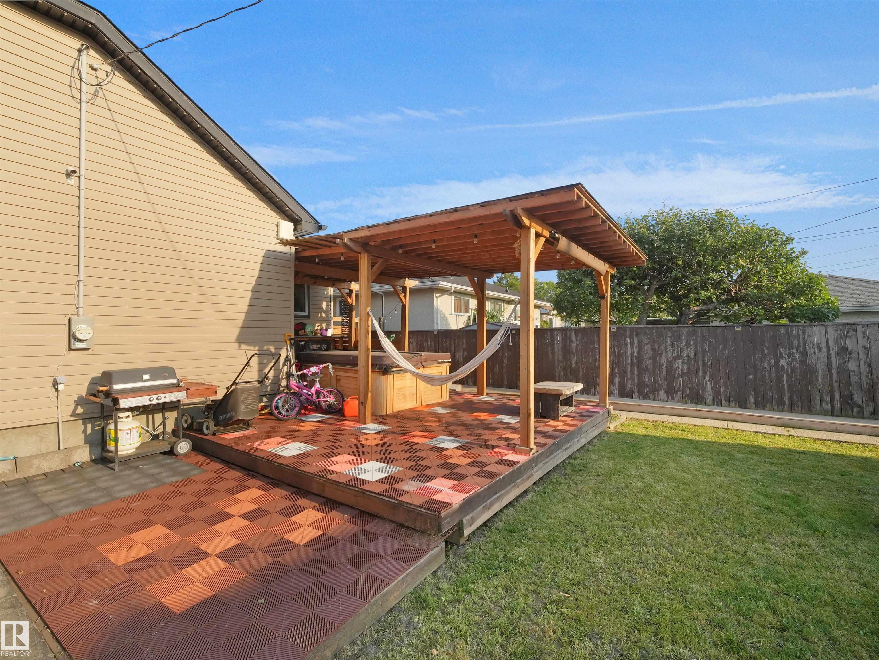 Listing photo thumbnail