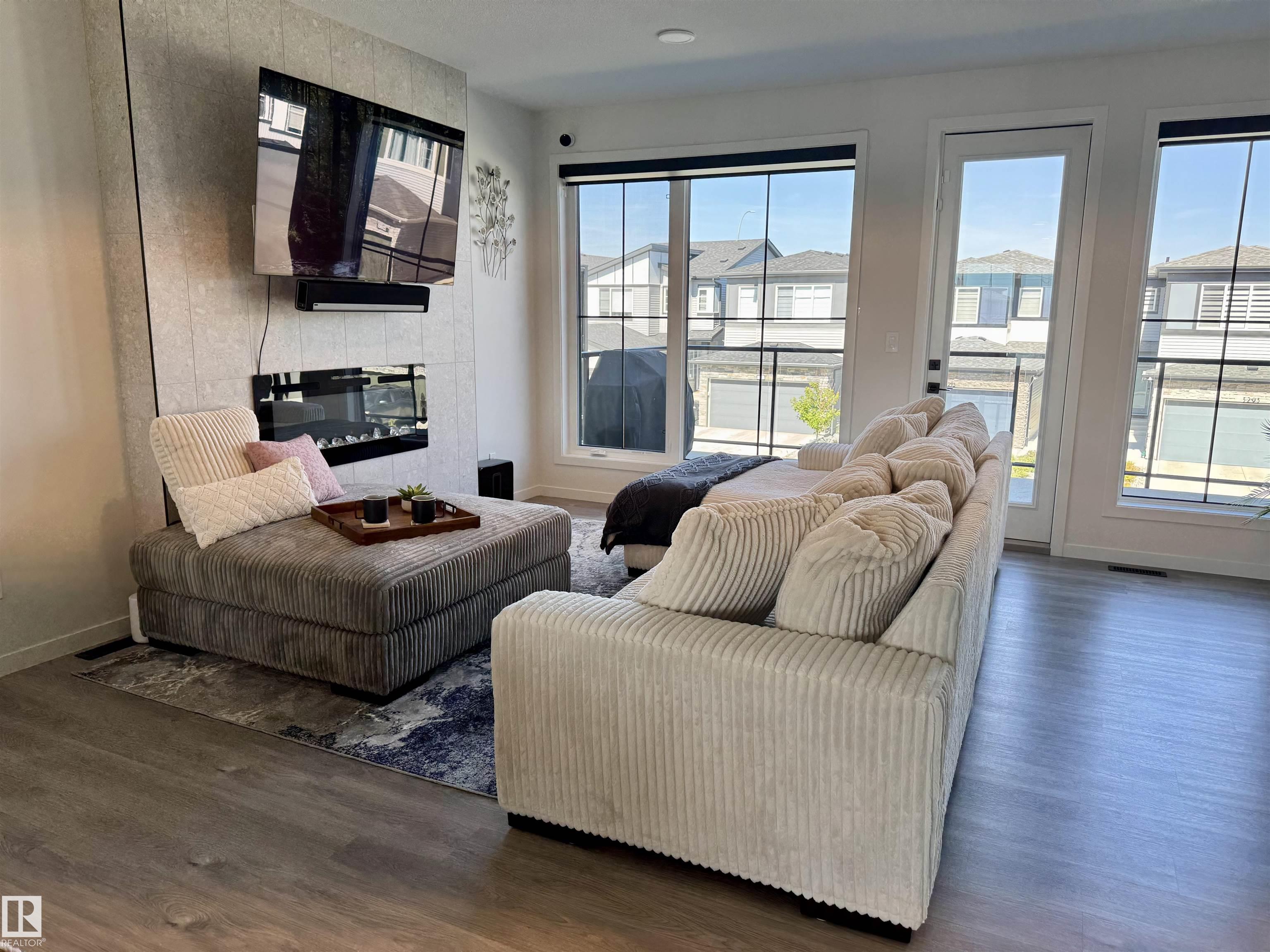 Listing photo thumbnail