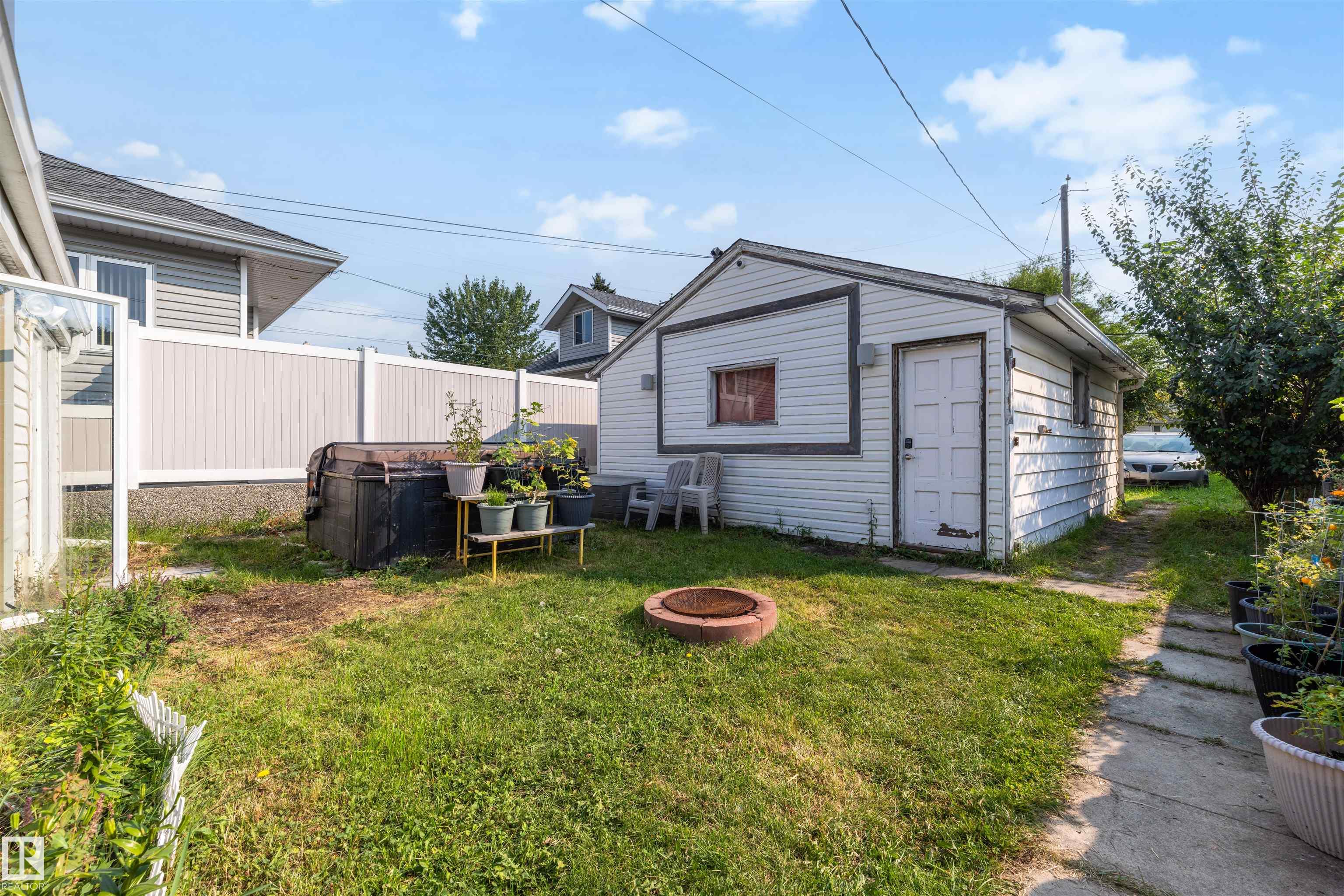 Listing photo thumbnail