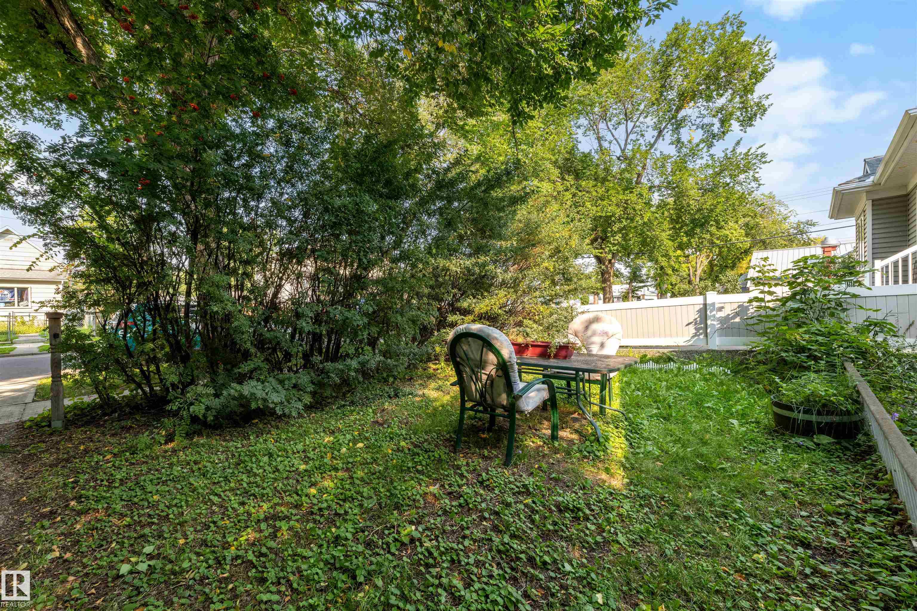 Listing photo thumbnail