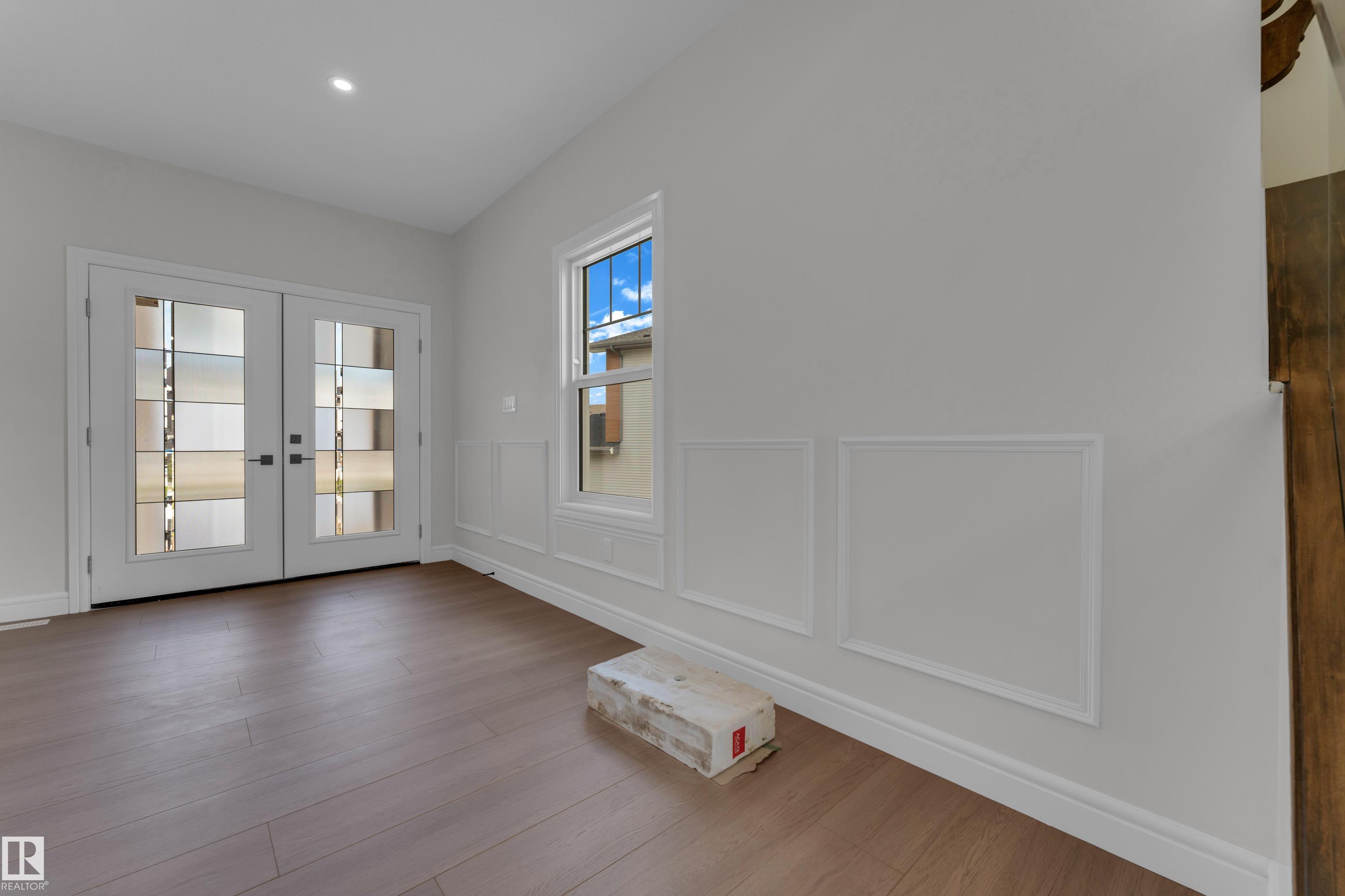 Listing photo thumbnail