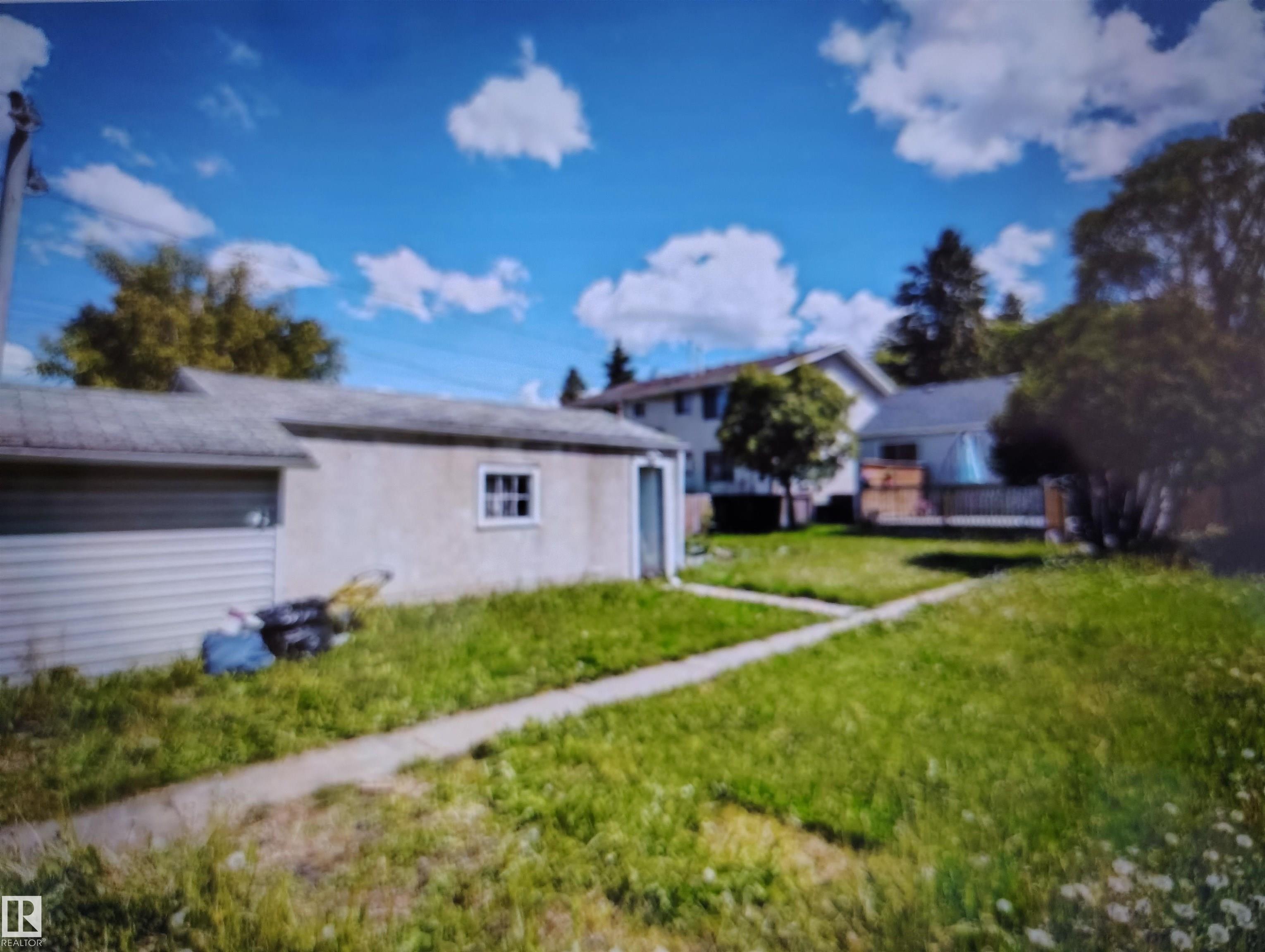 Listing photo thumbnail
