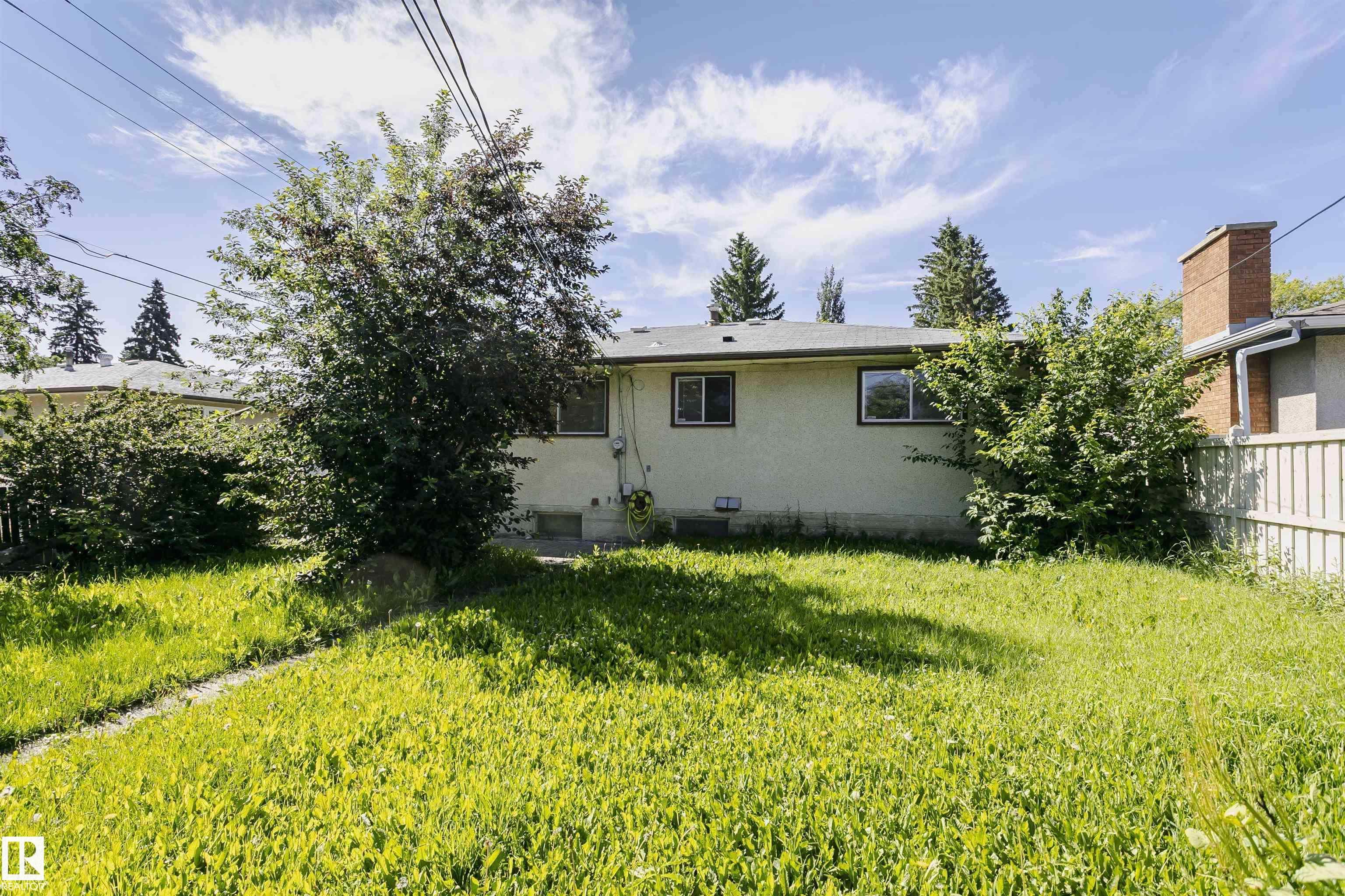 Listing photo thumbnail