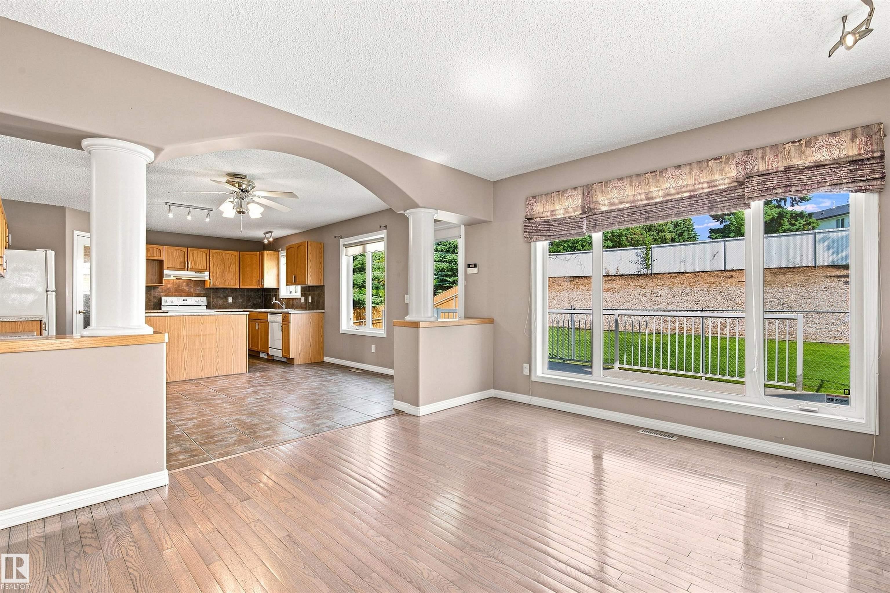 Listing photo thumbnail