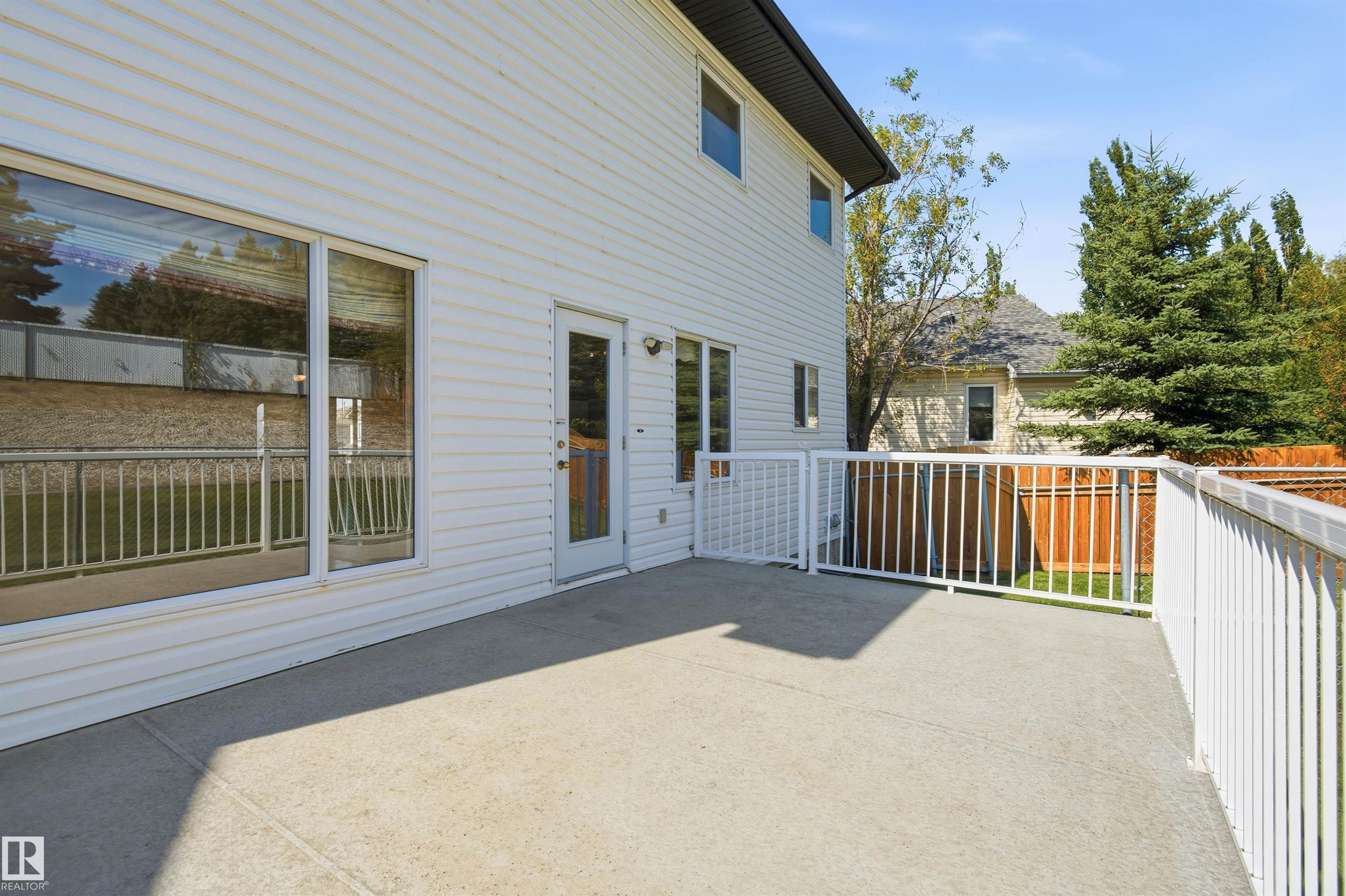 Listing photo thumbnail