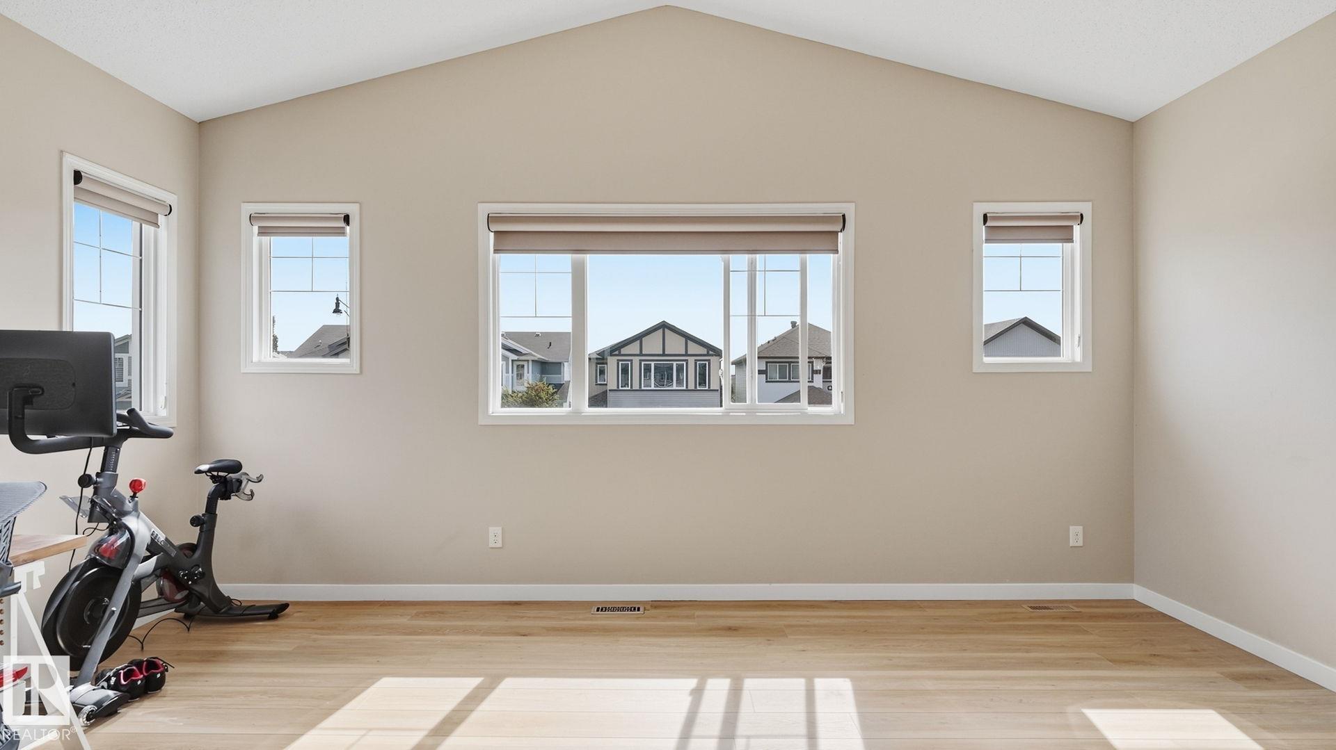 Listing photo thumbnail