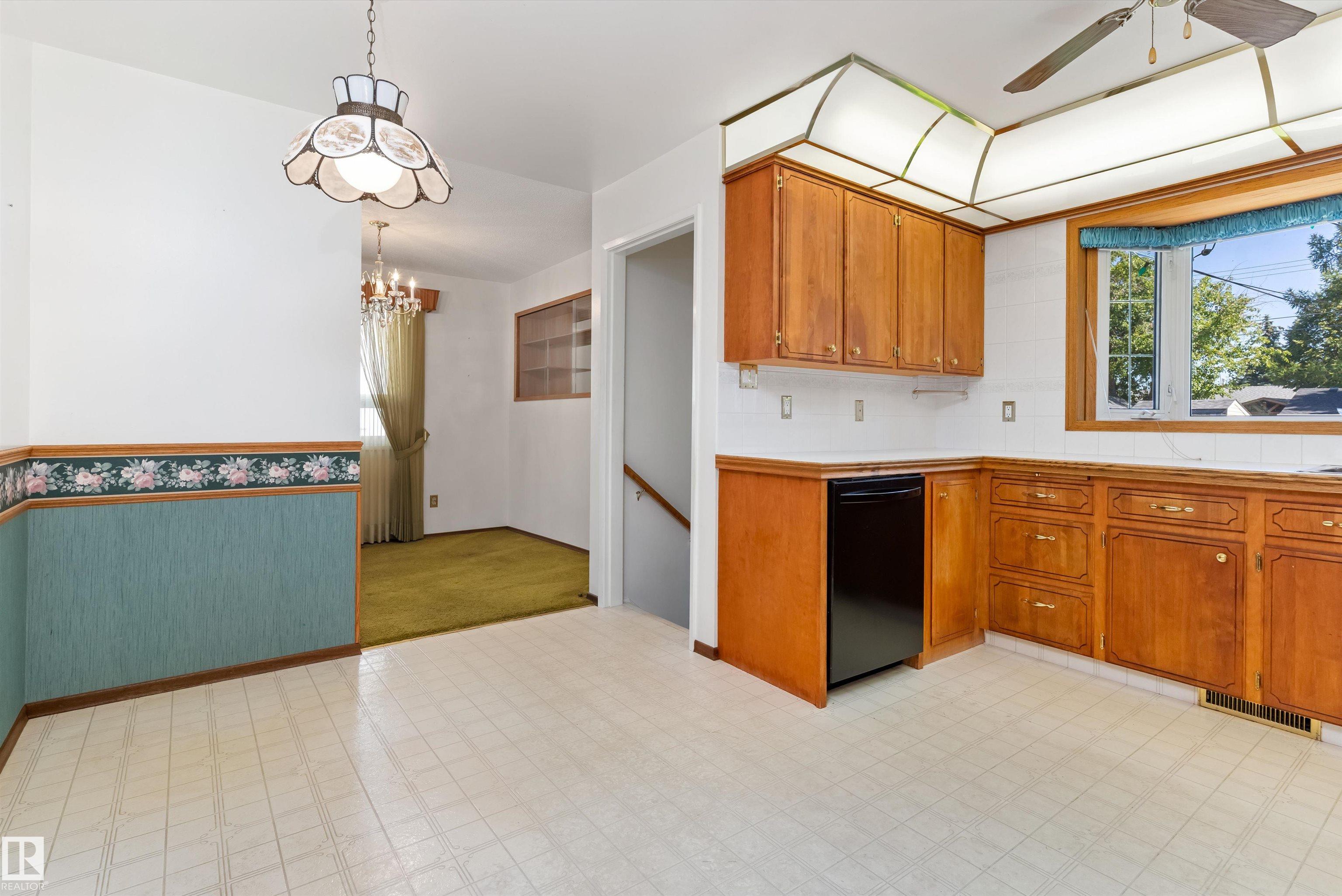 Photo 13 at 9807 165 Street NW, Glenwood, Edmonton