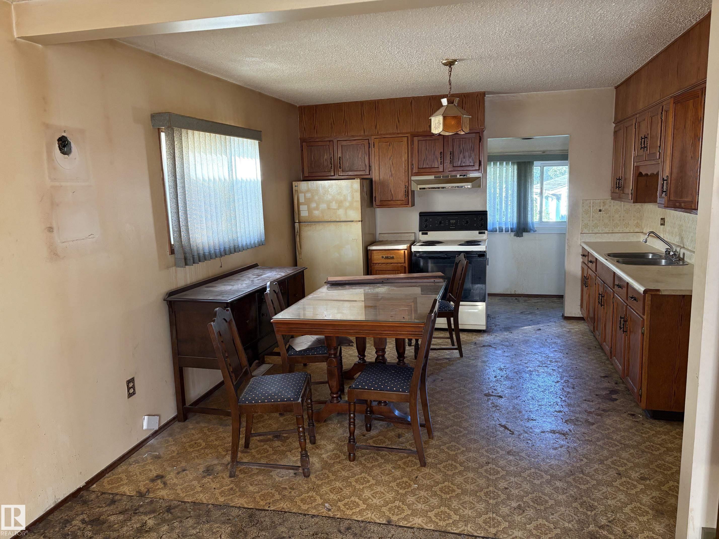 11216 68 Street NW, Bellevue, Edmonton
