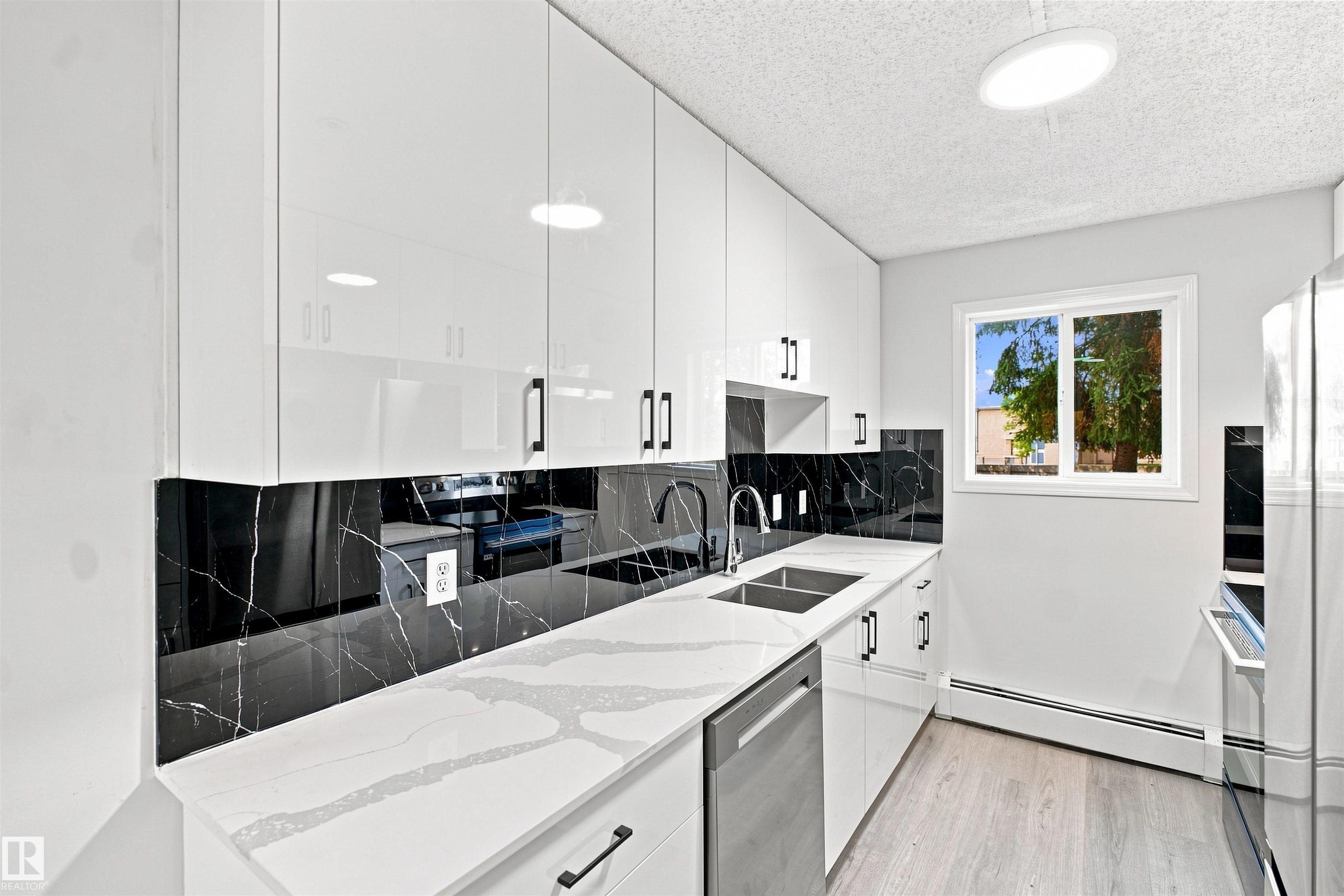Photo 15 at 124 - 10511 42 Avenue NW, Rideau Park, Edmonton