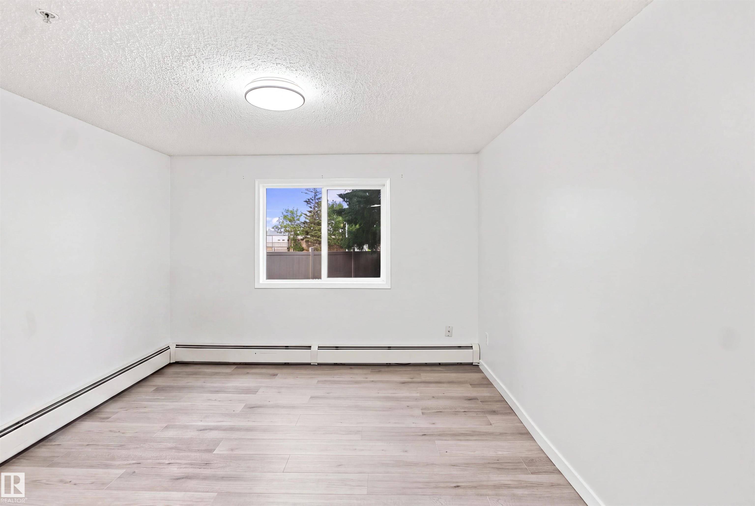 Photo 7 at 124 - 10511 42 Avenue NW, Rideau Park, Edmonton