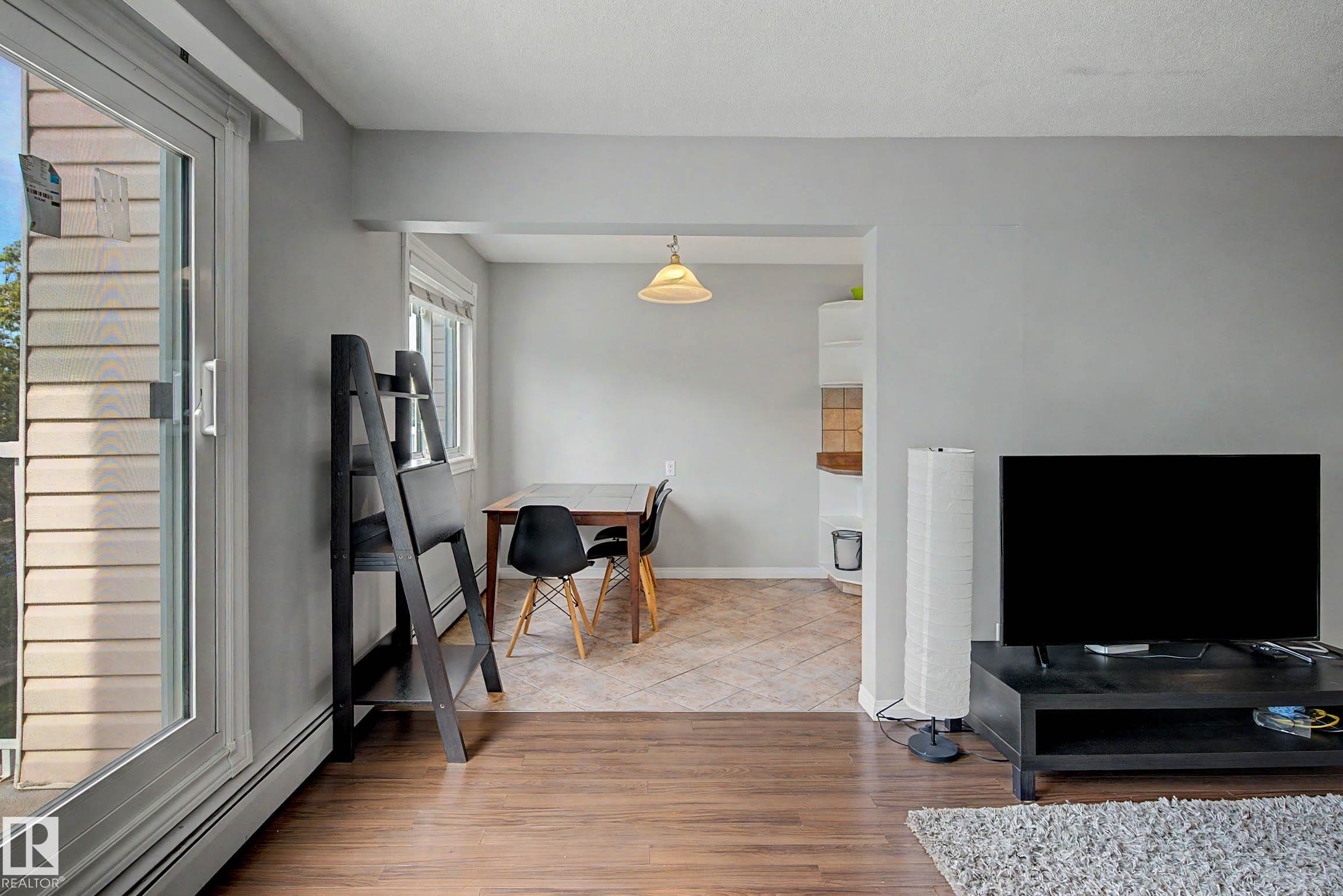 Photo 13 at 16 - 11219 103a Avenue NW, Wîhkwêntôwin, Edmonton