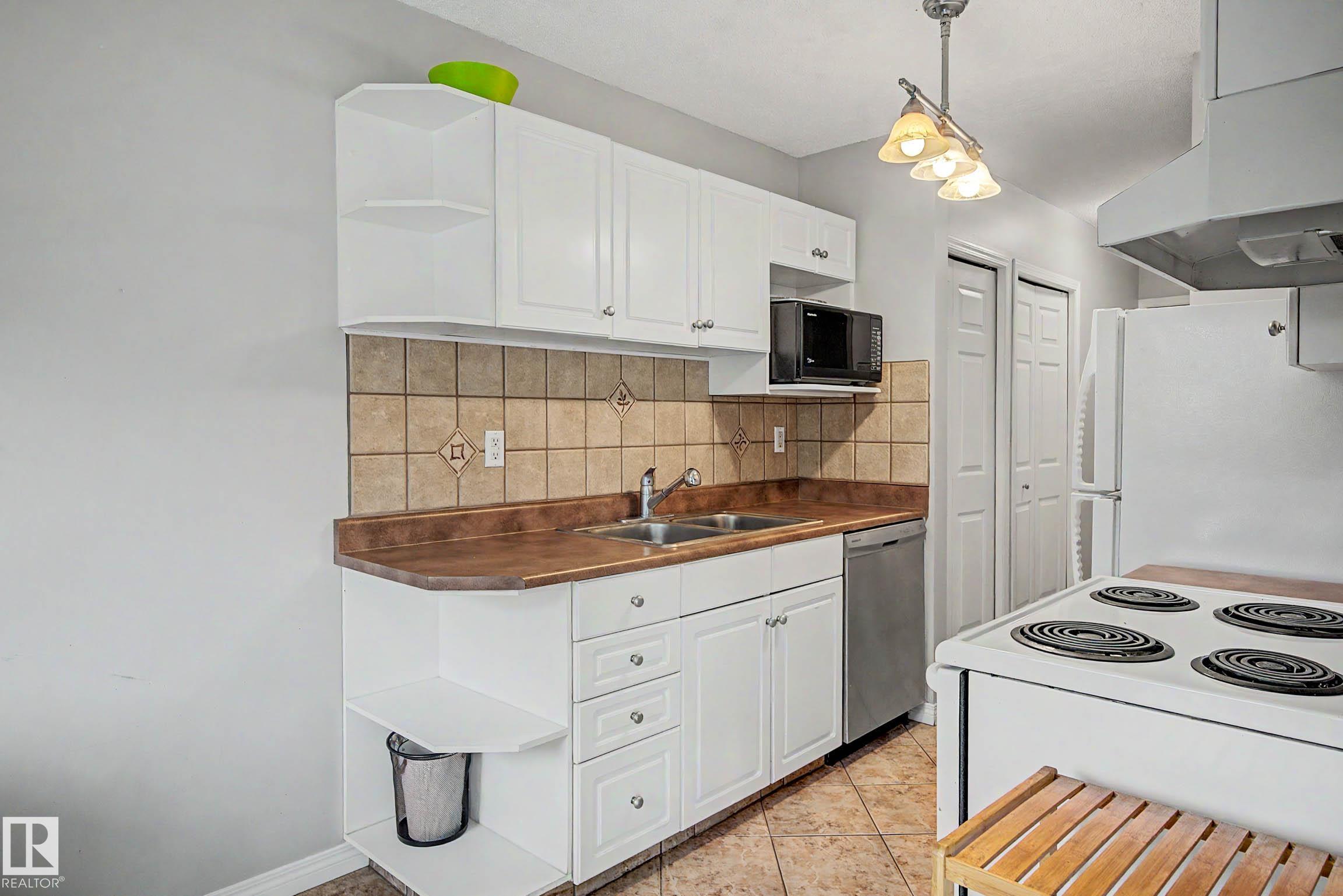 Photo 17 at 16 - 11219 103a Avenue NW, Wîhkwêntôwin, Edmonton