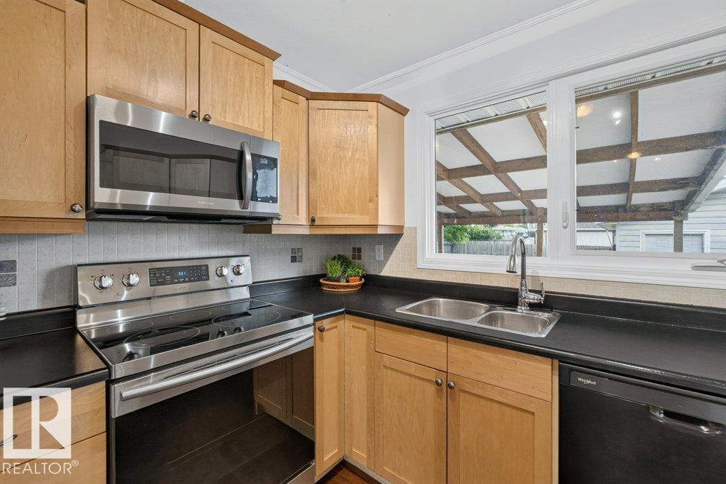 Photo 9 at 8720 26 Avenue NW, Meyonohk, Edmonton