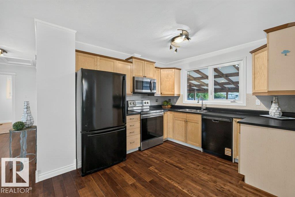 Photo 10 at 8720 26 Avenue NW, Meyonohk, Edmonton