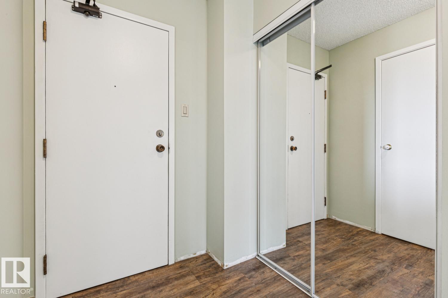 905 - 9929 113 Street NW, Wîhkwêntôwin, Edmonton