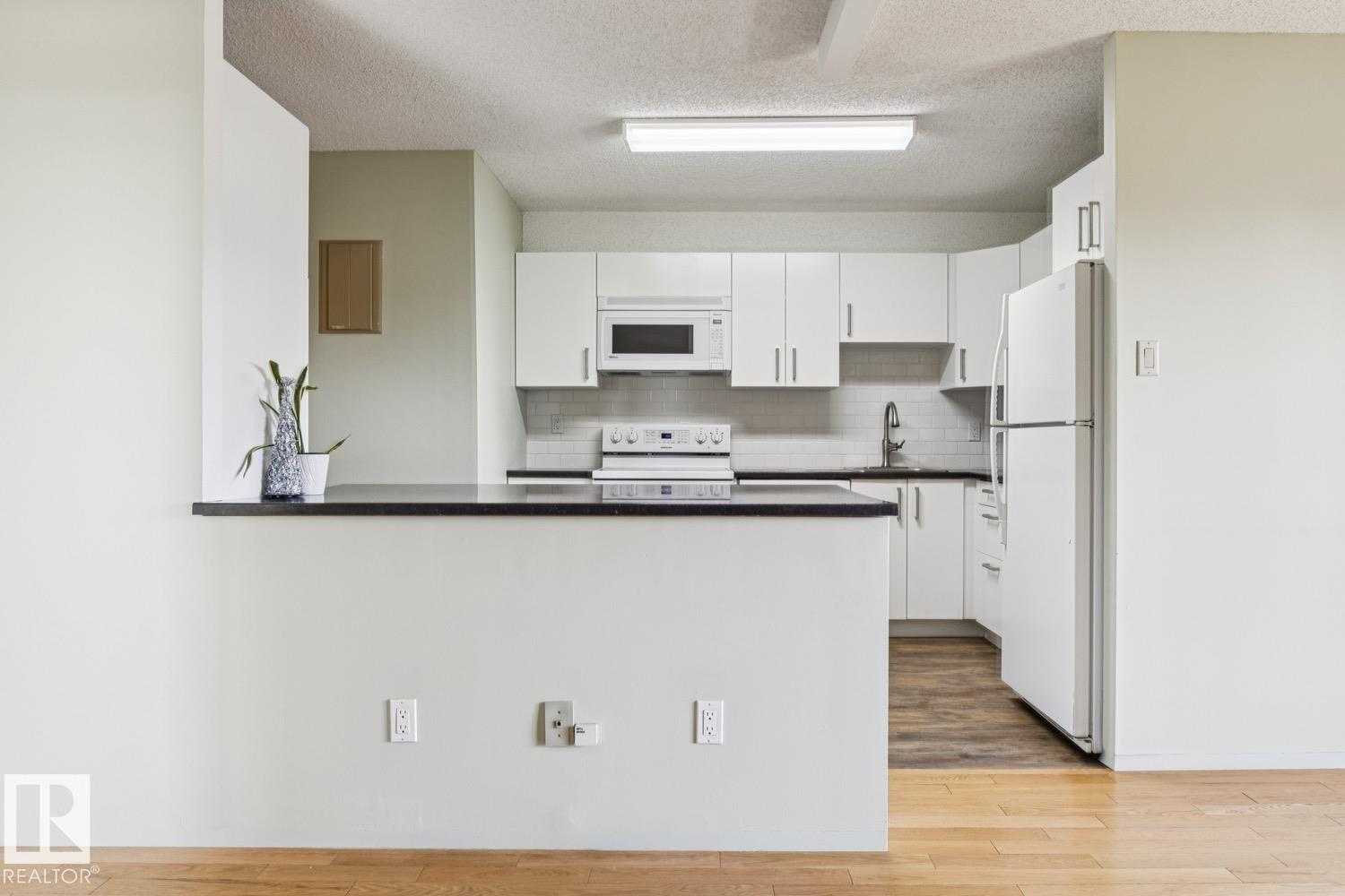 Photo 17 at 905 - 9929 113 Street NW, Wîhkwêntôwin, Edmonton