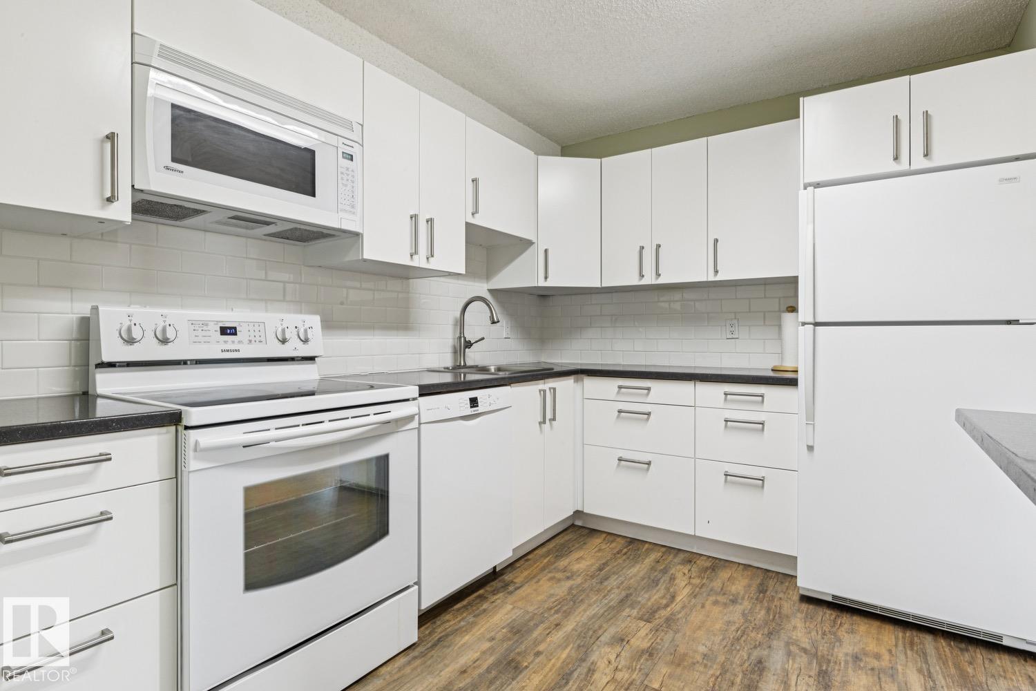 Photo 19 at 905 - 9929 113 Street NW, Wîhkwêntôwin, Edmonton