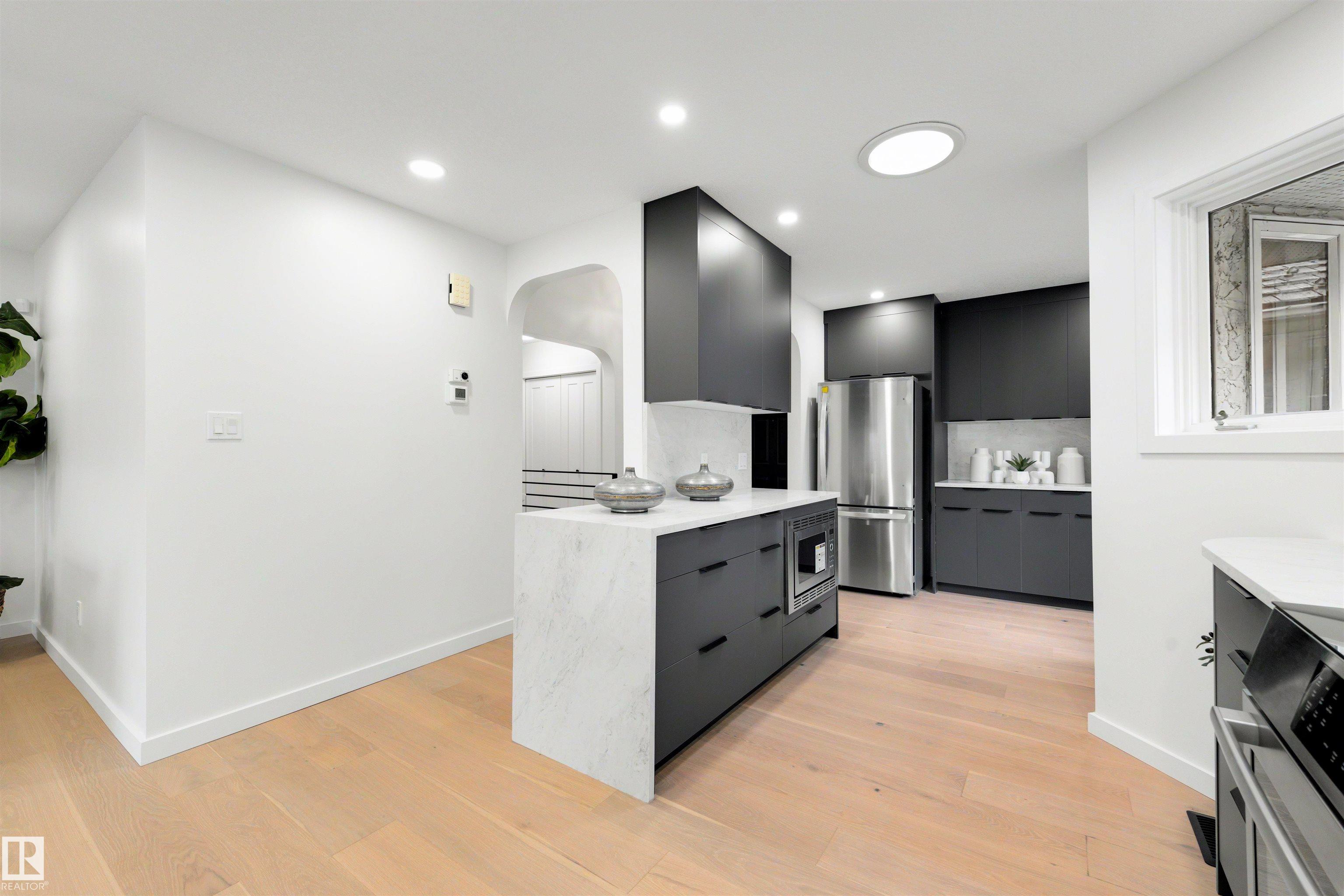Photo 13 at 129 Ironwood Place NW, Westbrook Estates, Edmonton