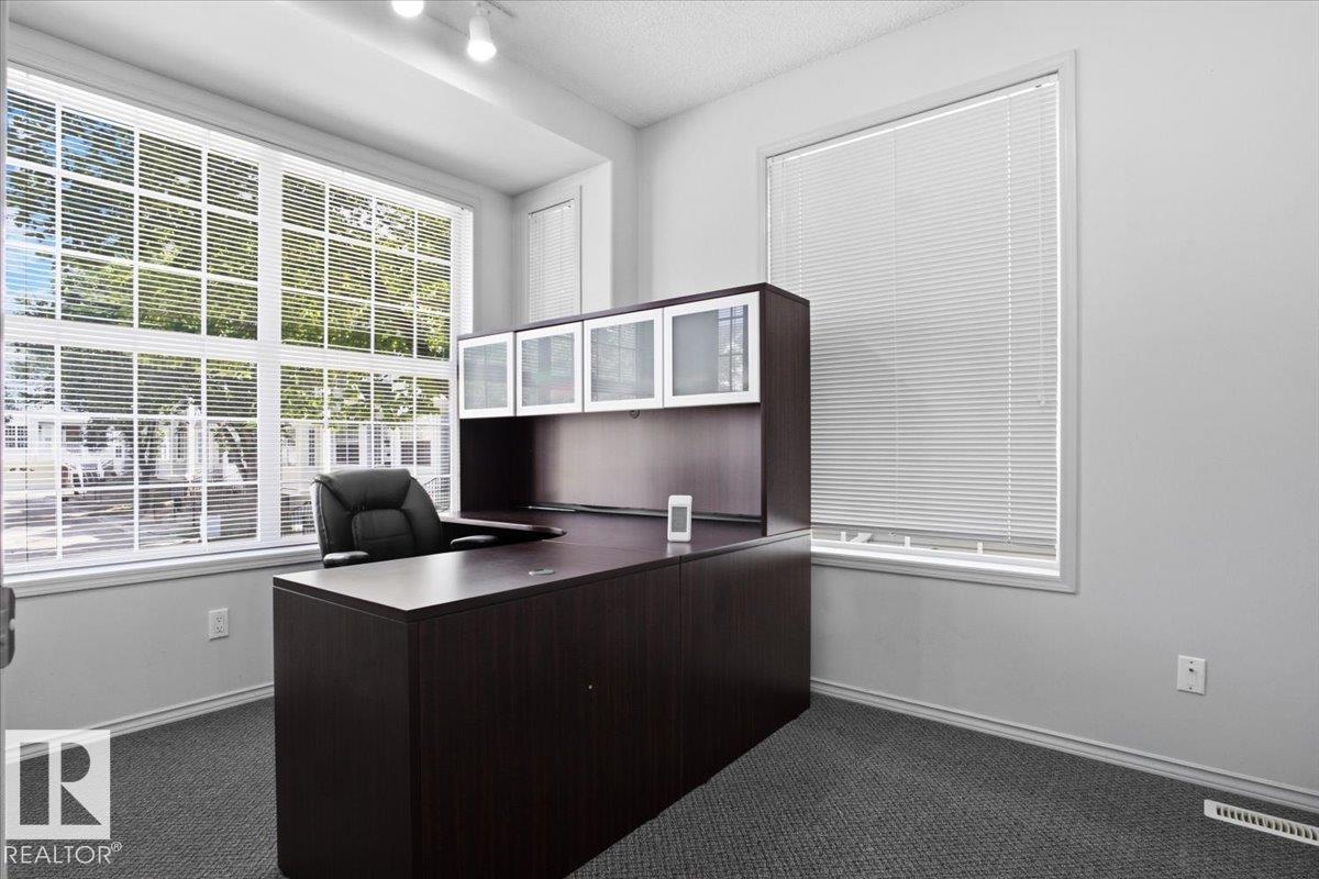 Photo 11 at #3 - 10235 111 Street NW, Downtown, Edmonton