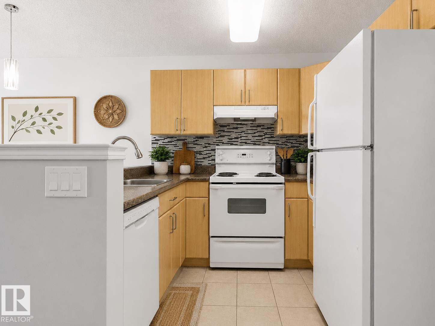 Photo 17 at #3 - 10235 111 Street NW, Downtown, Edmonton