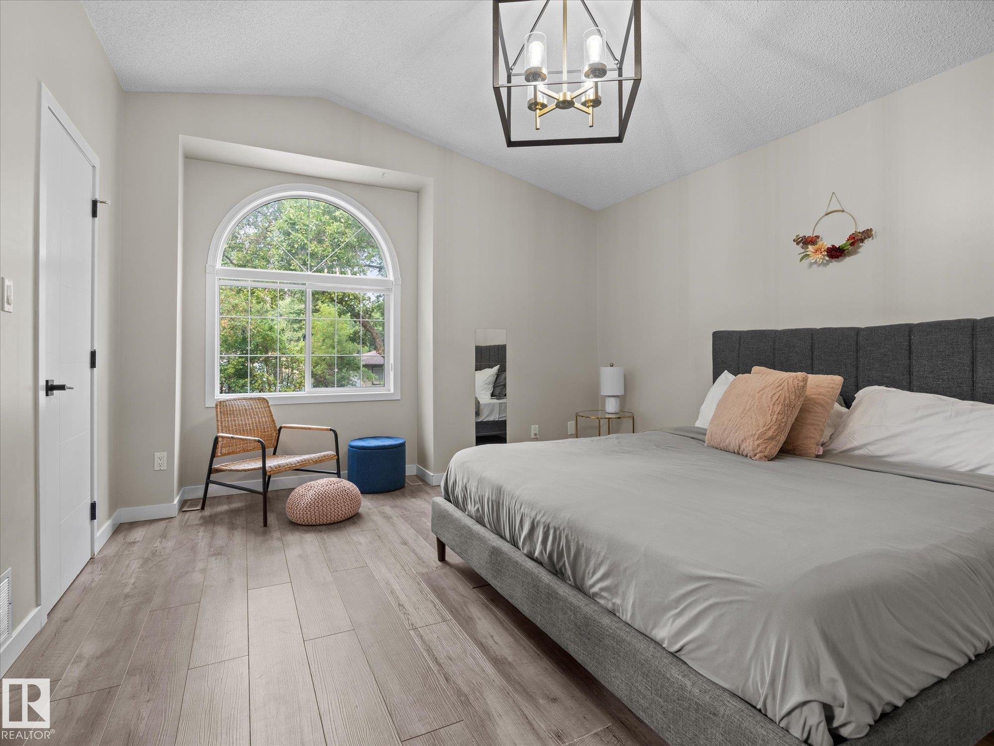 Photo 15 at 10109 80 Street NW, Forest Heights, Edmonton