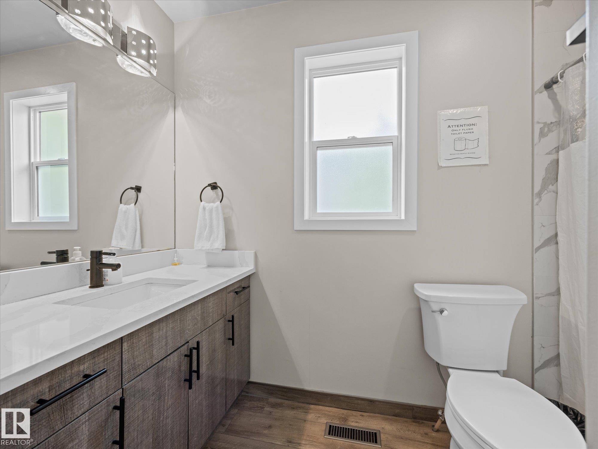 Photo 18 at 10109 80 Street NW, Forest Heights, Edmonton